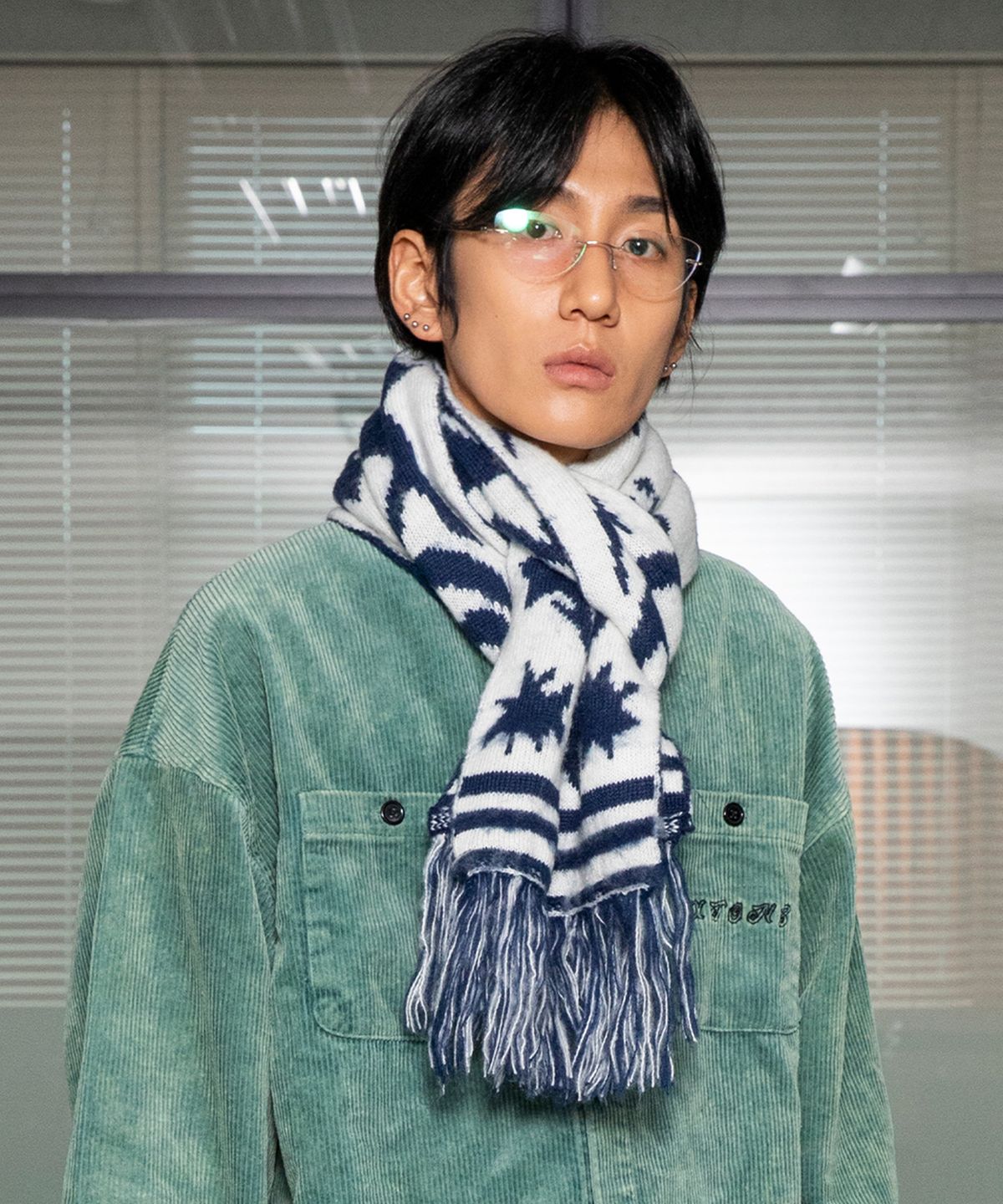 엑스톤즈(XTONZ) XTA050 오리진 리버시블 헤어리 머플러 (NAVY)