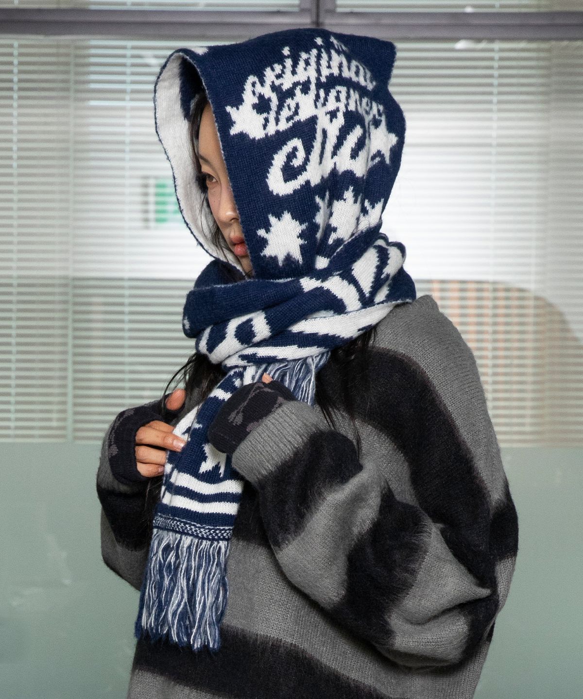 엑스톤즈(XTONZ) XTA050 오리진 리버시블 헤어리 머플러 (NAVY)