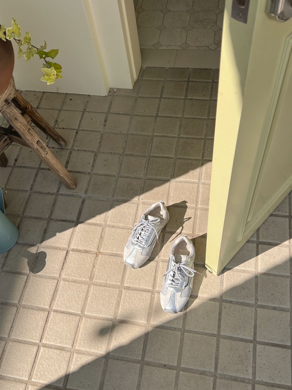 바이아덜스(BYOTHERS) Murene leather sneakers