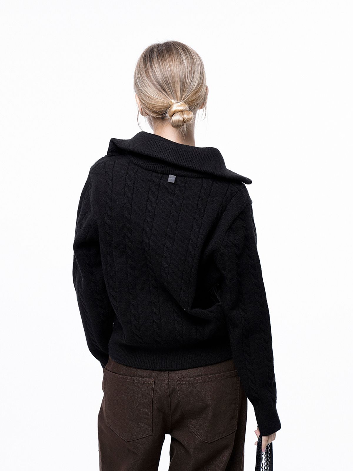 챈세스노이(CHANCE'S NOI) Soft Cable Half Zip-up Knit - Black /W243TP01BK