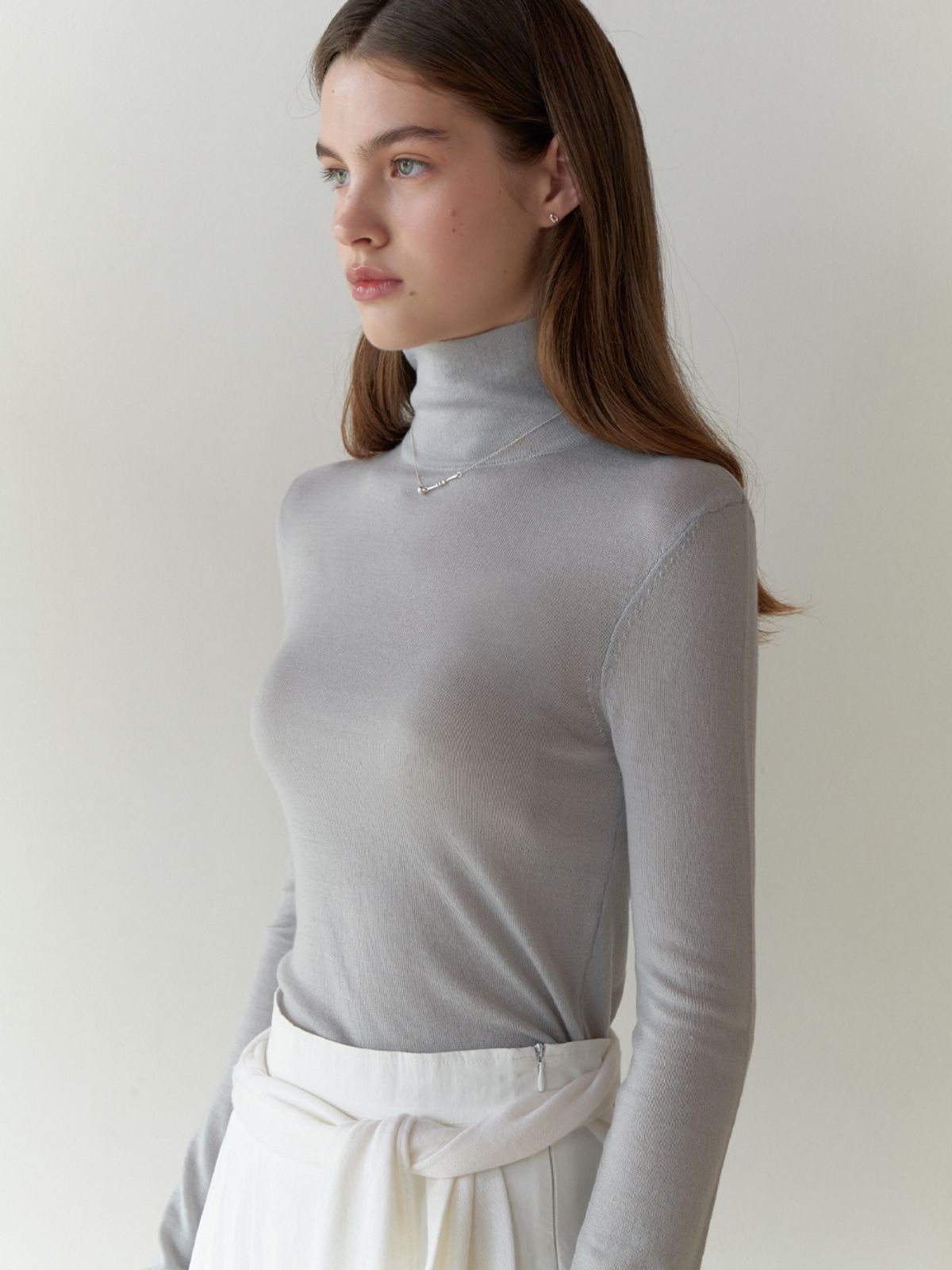 리엘(RE L) Powdery turtleneck knit (silver blue)