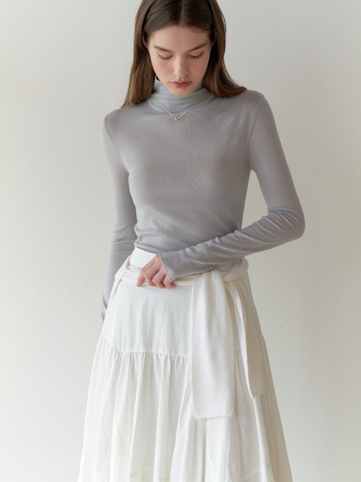 리엘(RE L) Powdery turtleneck knit (silver blue)