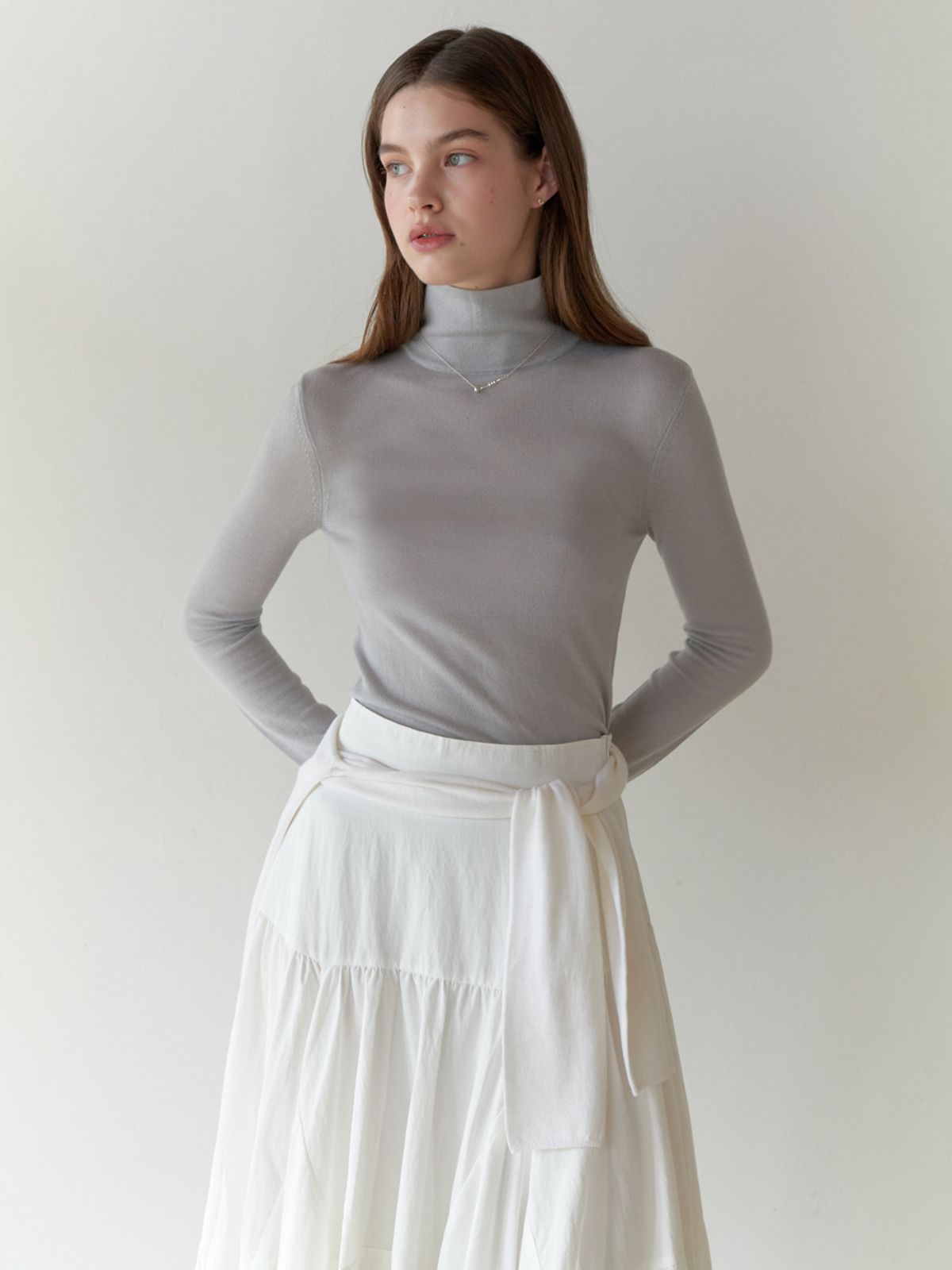 리엘(RE L) Powdery turtleneck knit (silver blue)