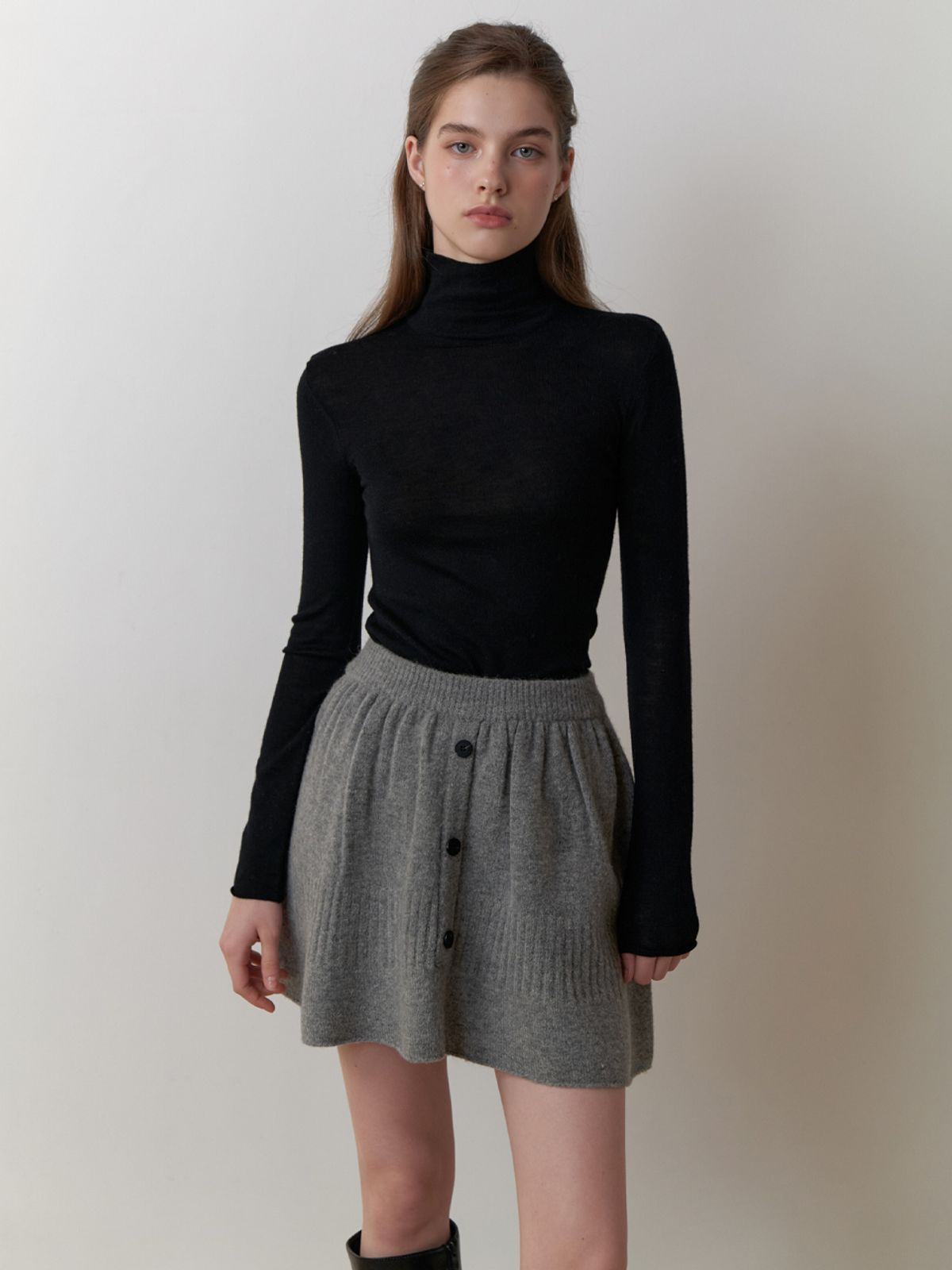 리엘(RE L) Powdery turtleneck knit (black)