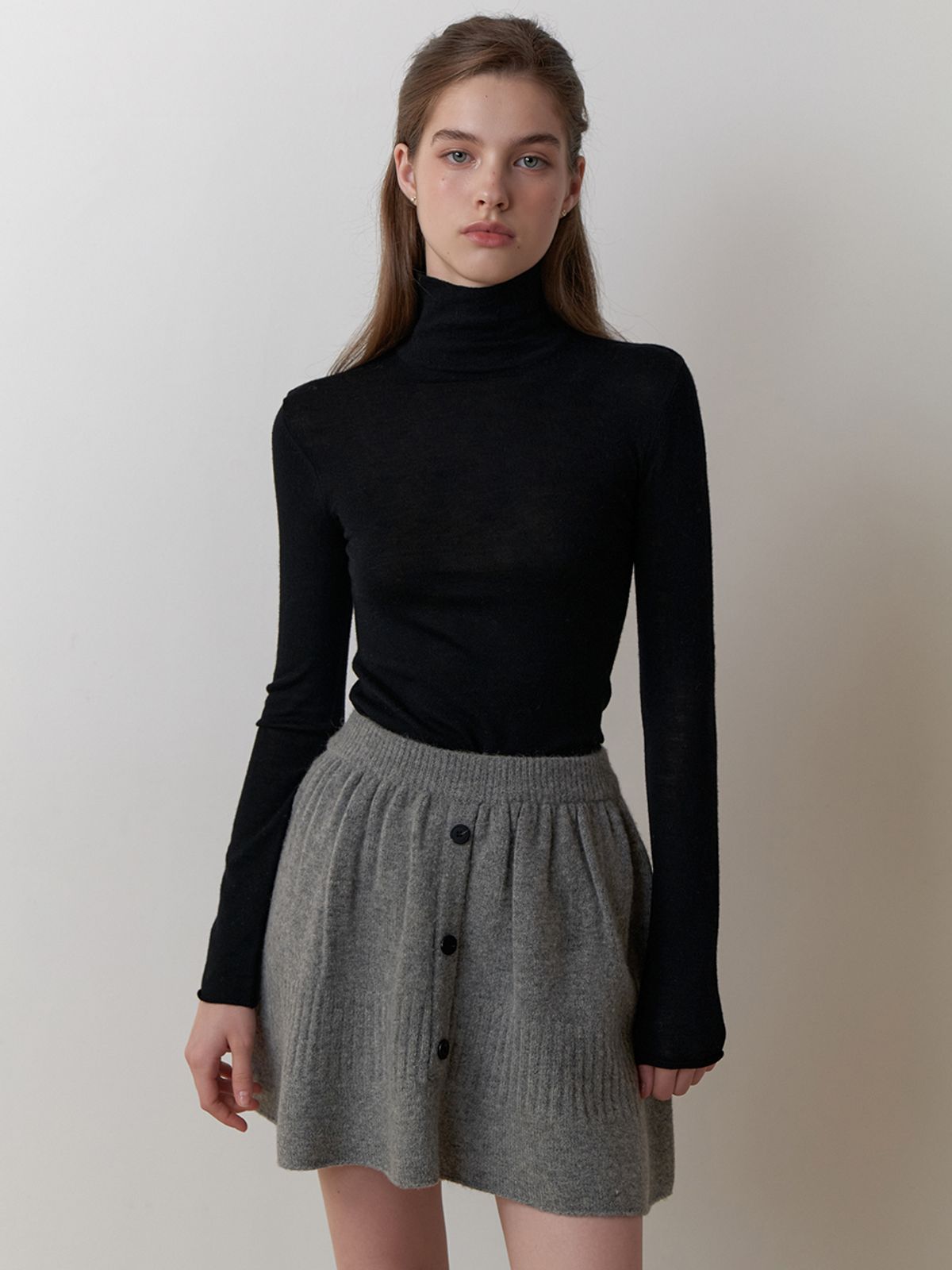 리엘(RE L) Powdery turtleneck knit (black)