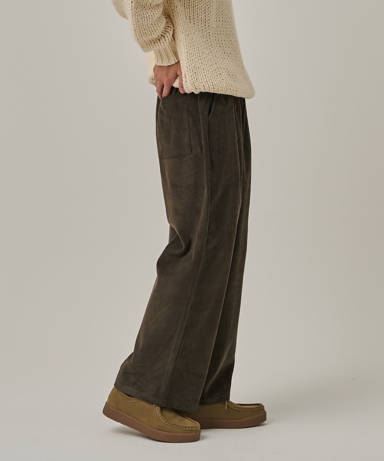 MUSINSA | ANALOGMOOD Corduroy pin tuck wide pants (brown)