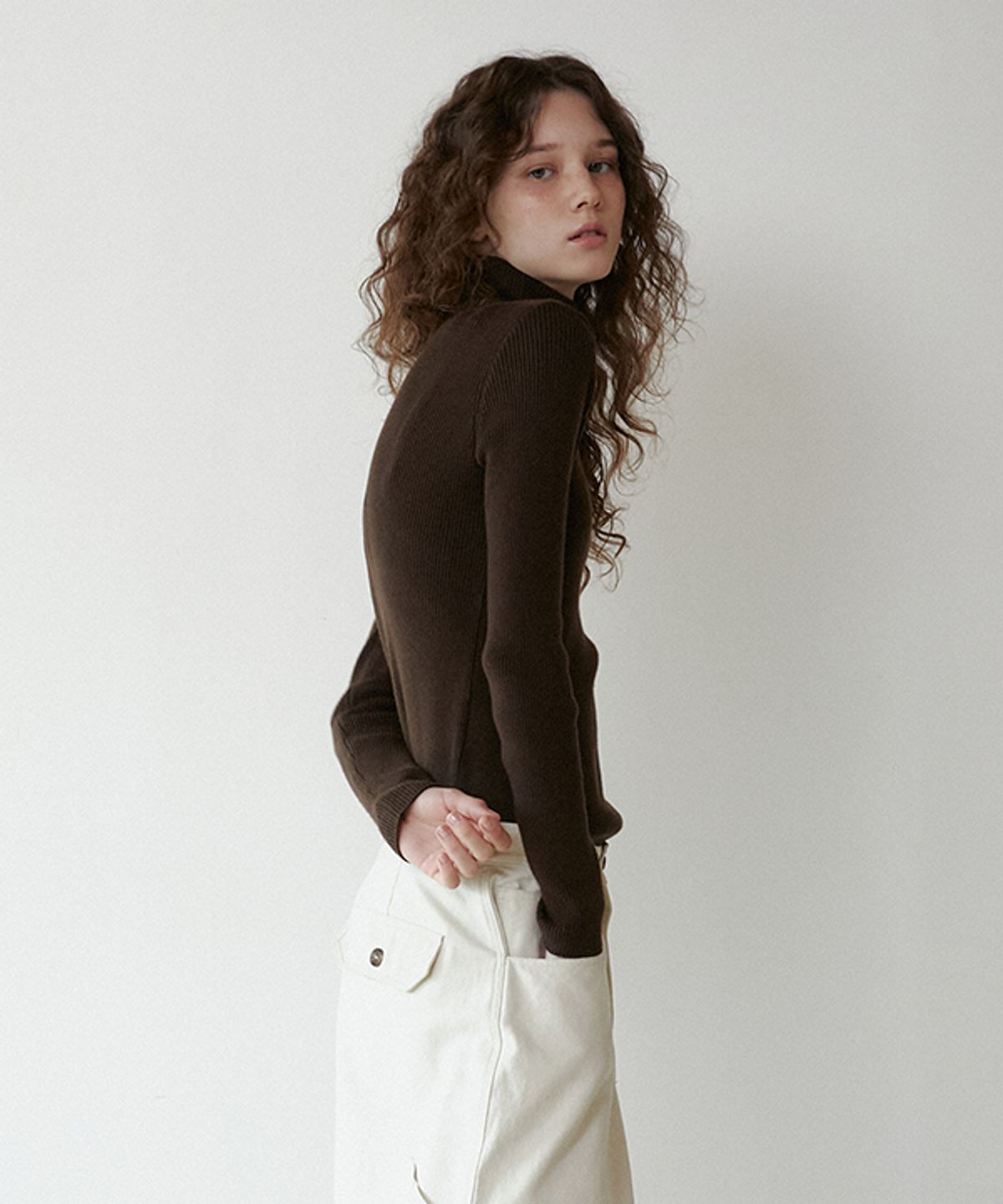 그린버터(GREENBUTTER) Soft Knit Turtleneck (Brown)