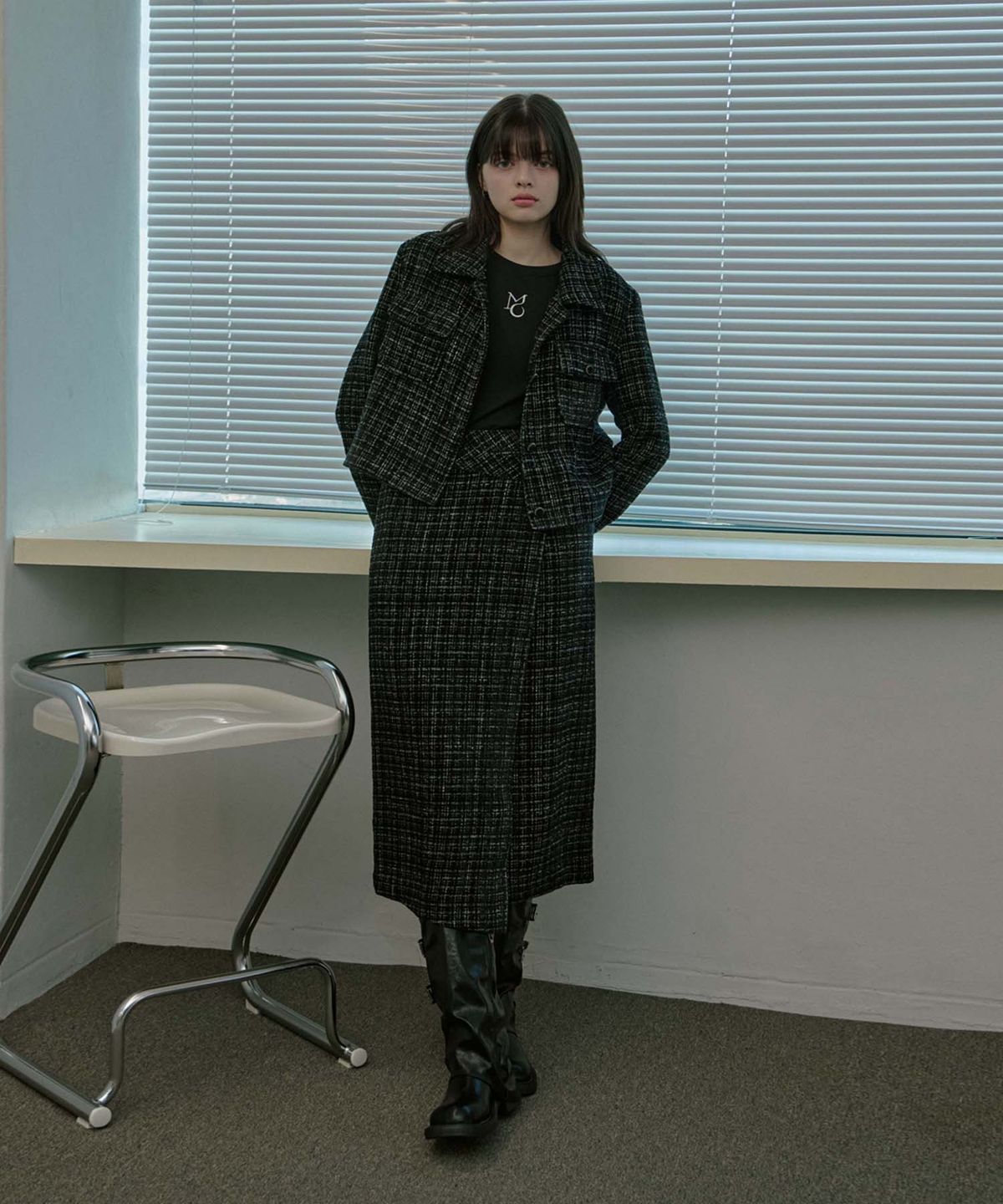 무아르모아(MOIREMOA) Tweed Wrap Long Skirt - Black