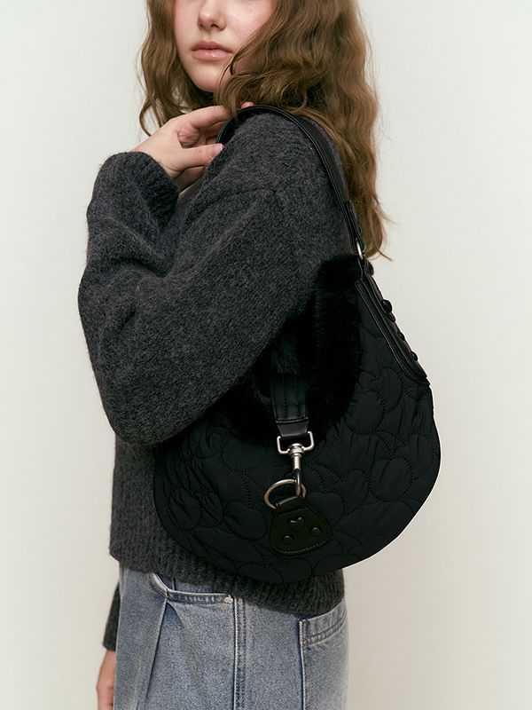 ポーチ KIRSH Cherry quilted fur handbag black KKSWBBG501MBKA MUSINSA | KIRSH Cherry Quilted Fur Handbag [Black]