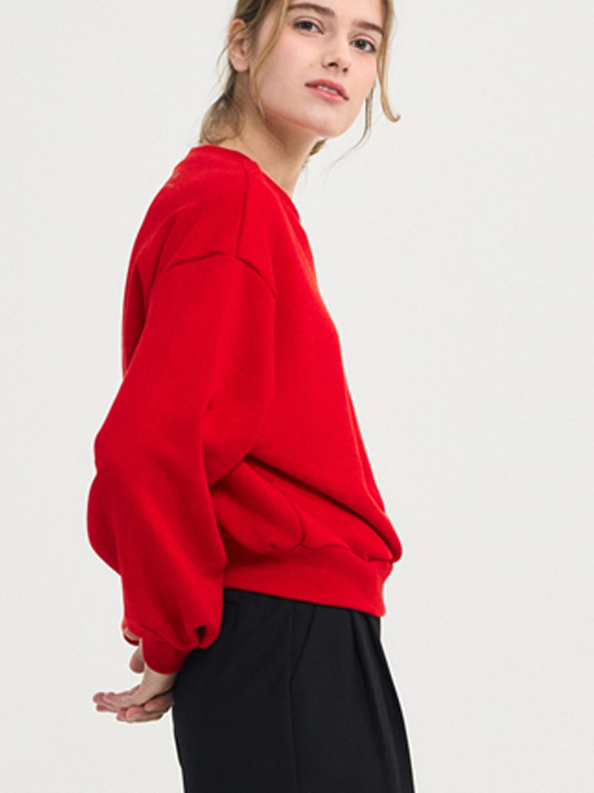 쏘리, 투 머치 러브(SORRY, TOO MUCH LOVE) Passion Logo Crop Sweatshirt_Red