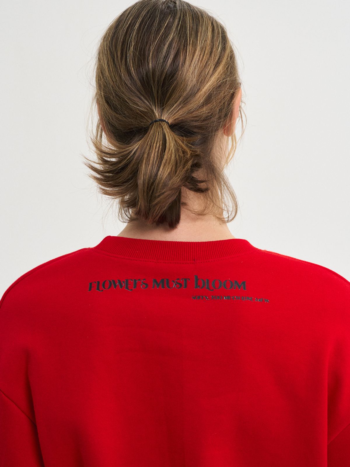 쏘리, 투 머치 러브(SORRY, TOO MUCH LOVE) Passion Logo Crop Sweatshirt_Red