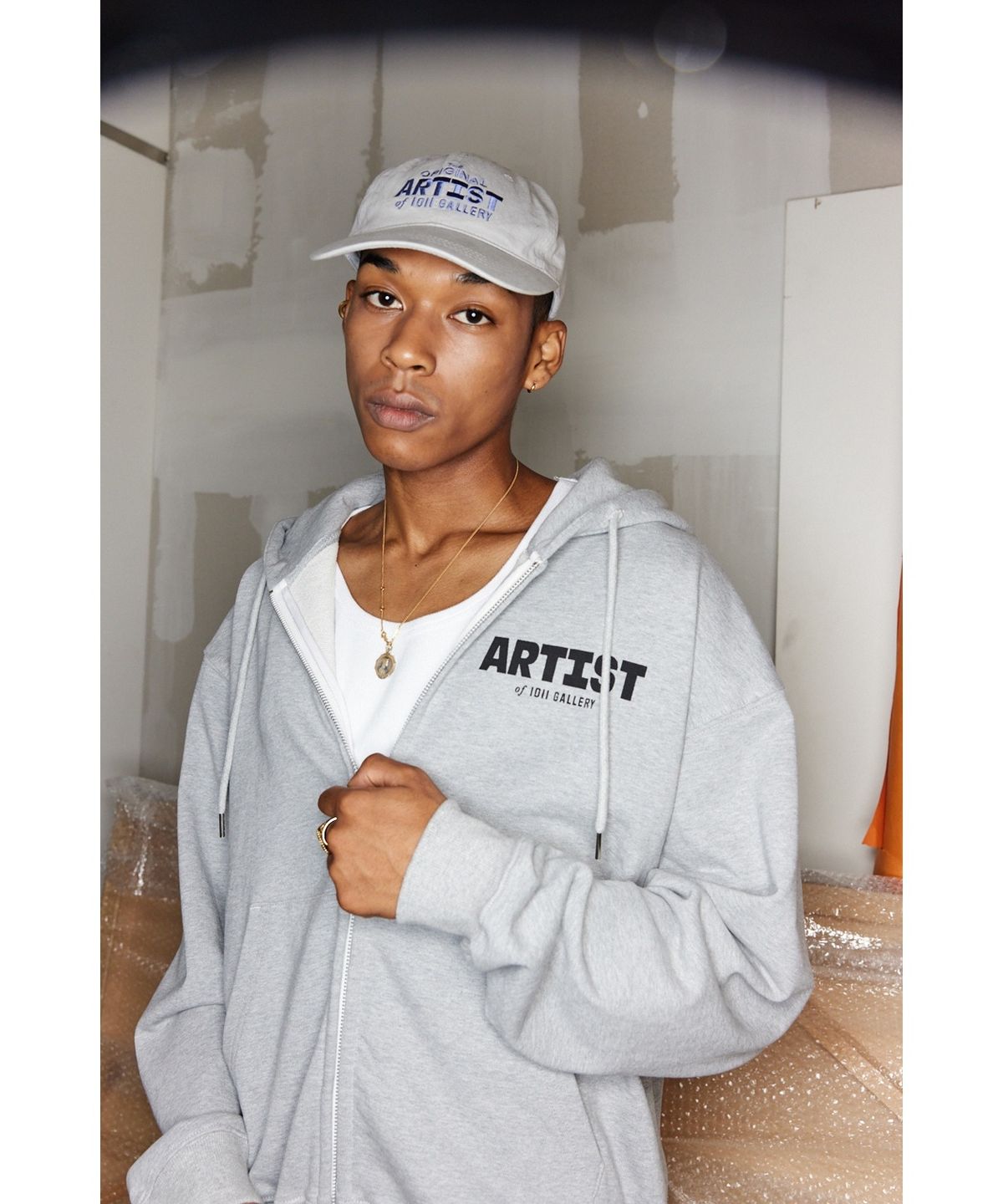 1011갤러리(1011 GALLERY) Artist Hoodie Zip-Up - Grey