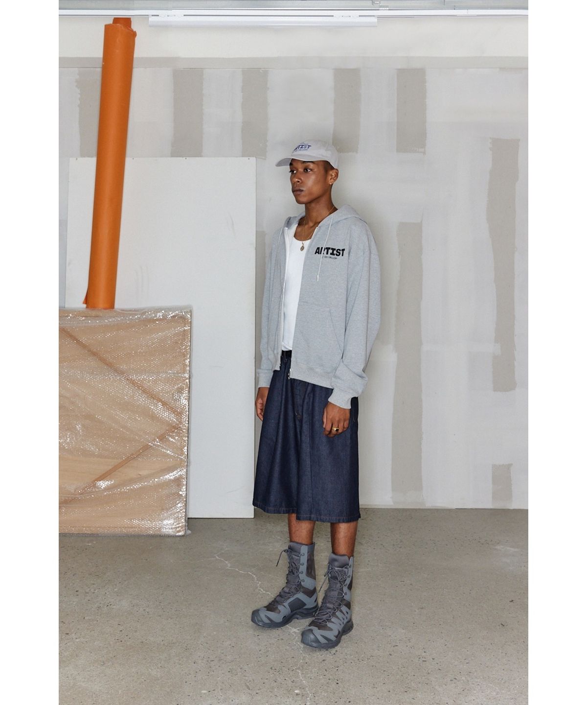 1011갤러리(1011 GALLERY) Artist Hoodie Zip-Up - Grey
