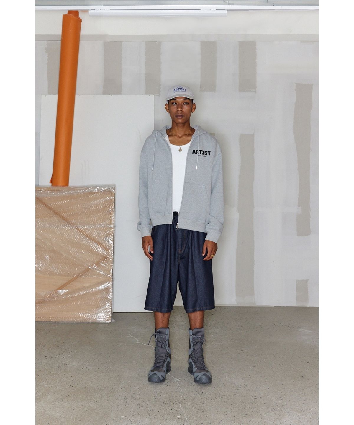 1011갤러리(1011 GALLERY) Artist Hoodie Zip-Up - Grey
