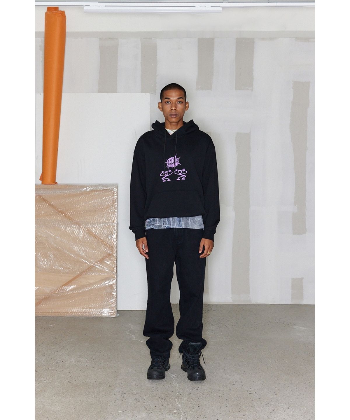 1011갤러리(1011 GALLERY) Disco Disco Hoodie - Black