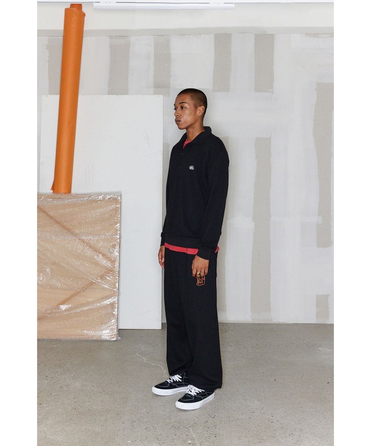 1011갤러리(1011 GALLERY) Gallery Logo PK T-Shirt - Black