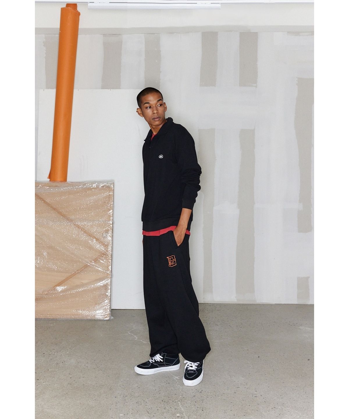 1011갤러리(1011 GALLERY) Gallery Logo PK T-Shirt - Black