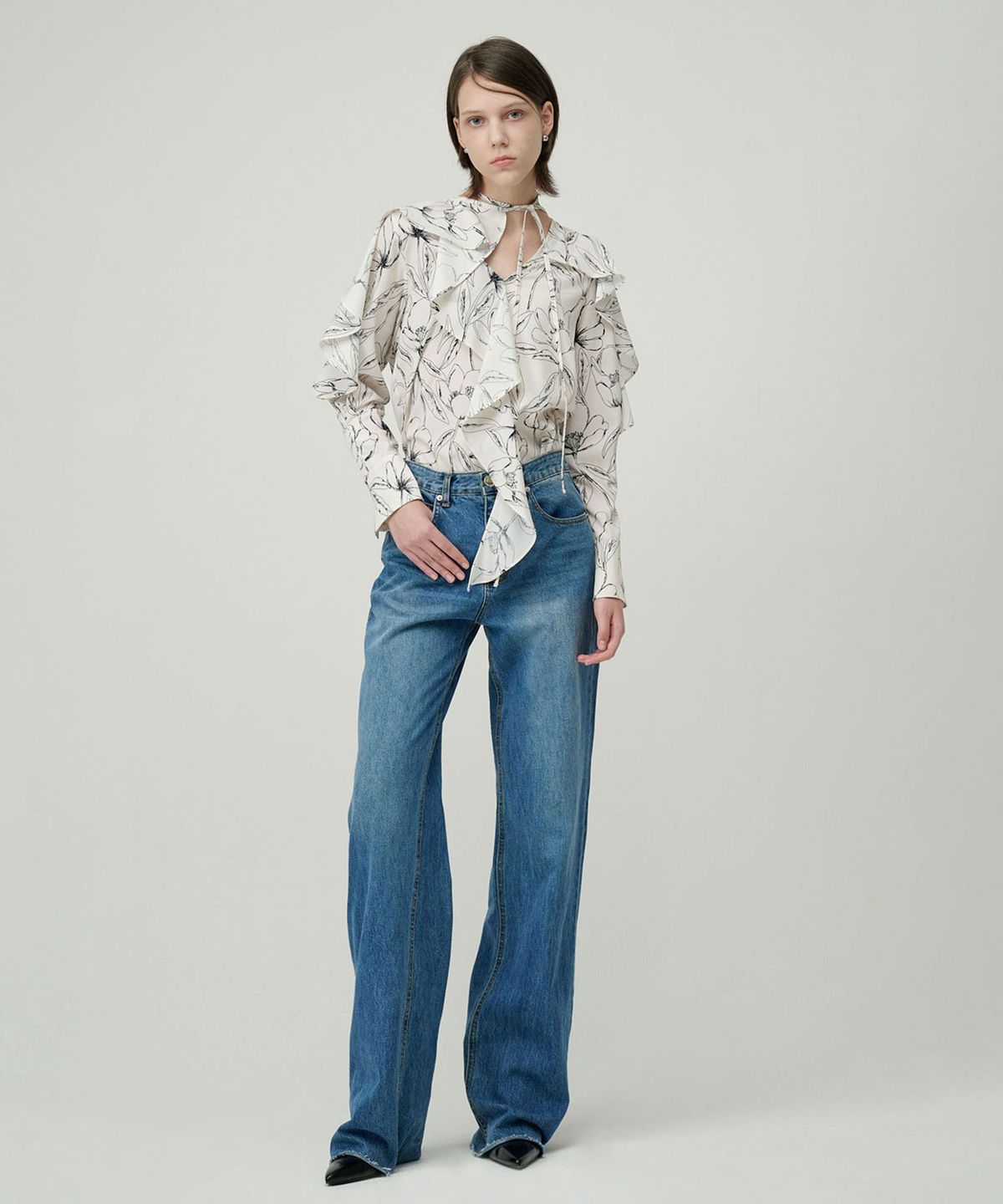 세컨드 아르무아(02ARMOIRE) Sera Blouse _ Off White Flower
