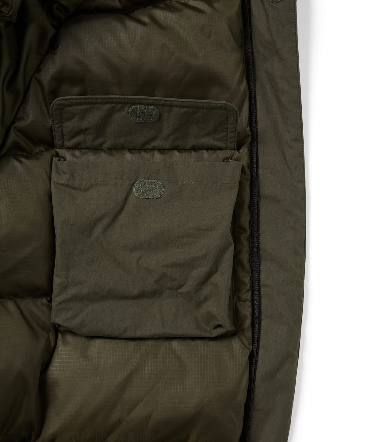 디스이즈네버댓(THISISNEVERTHAT) Multi Pocket Down Jacket Olive Brown