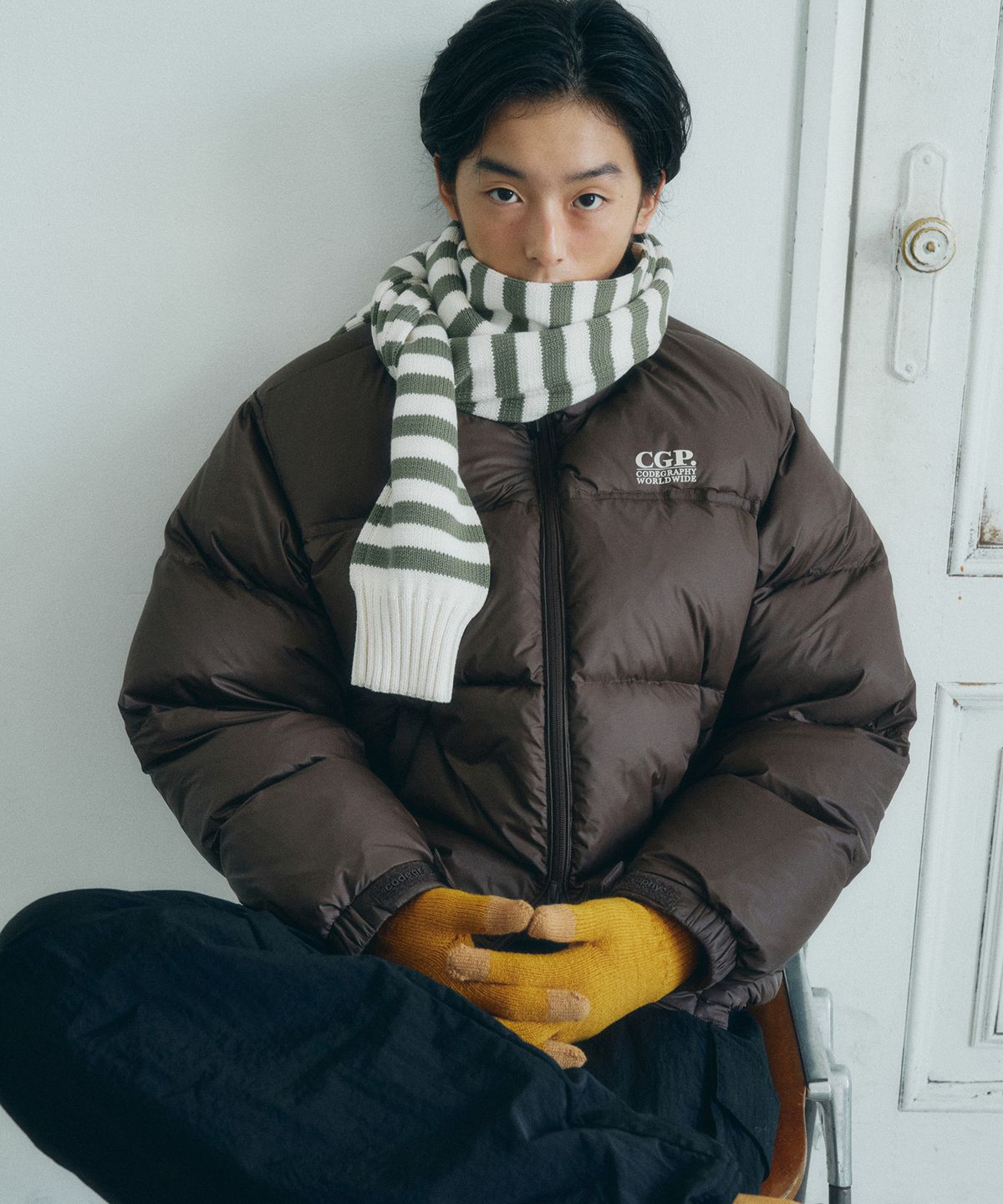 코드그라피(CGP) [24년Ver.] RDS 에센셜 덕다운 푸파 숏패딩_브라운