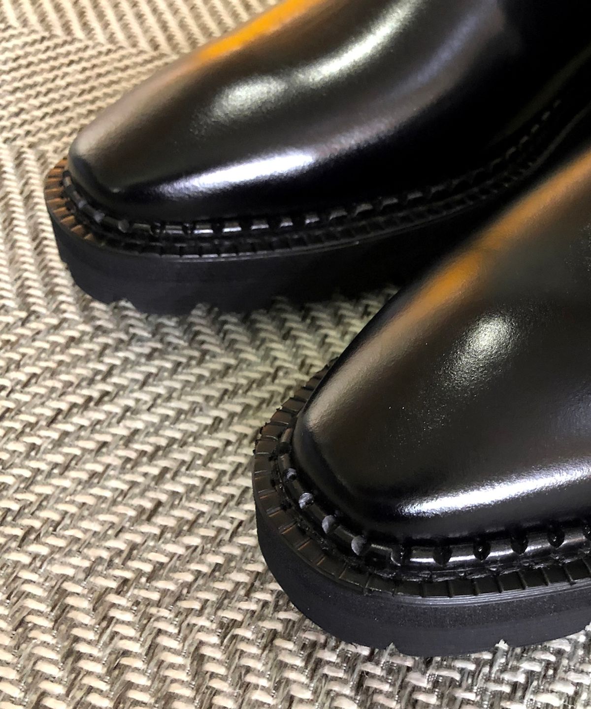 조앤슈(JOENSHOE) 백지퍼 릴 워커 첼시부츠 블랙