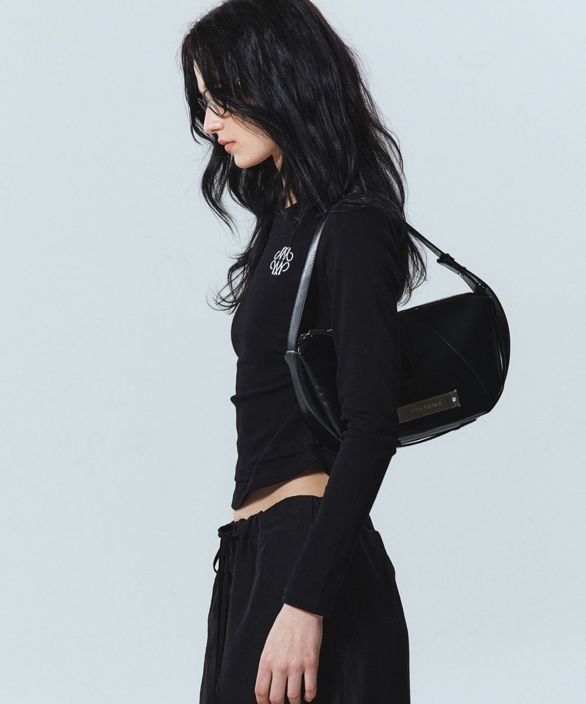 닉앤니콜(NICK&NICOLE) MINIMAL SHIRRING DOUBLE LAYERED TOP_BLACK