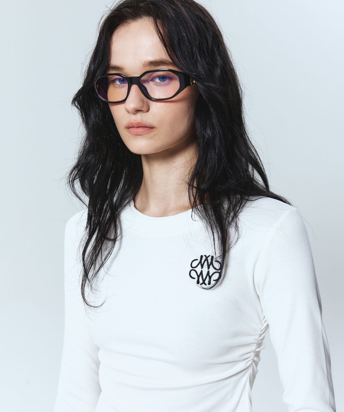 닉앤니콜(NICK&NICOLE) MINIMAL SHIRRING DOUBLE LAYERED TOP_IVORY