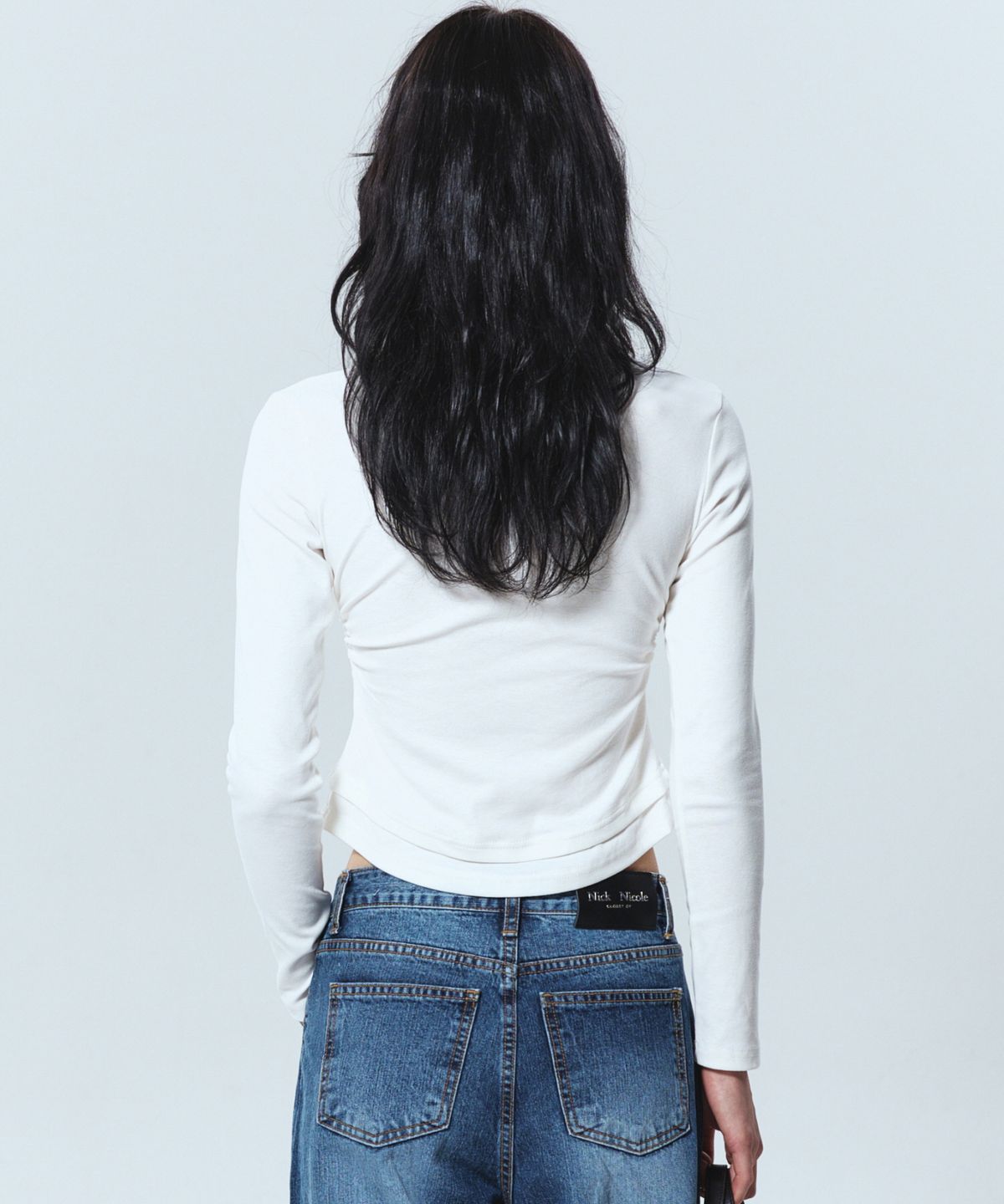 닉앤니콜(NICK&NICOLE) MINIMAL SHIRRING DOUBLE LAYERED TOP_IVORY