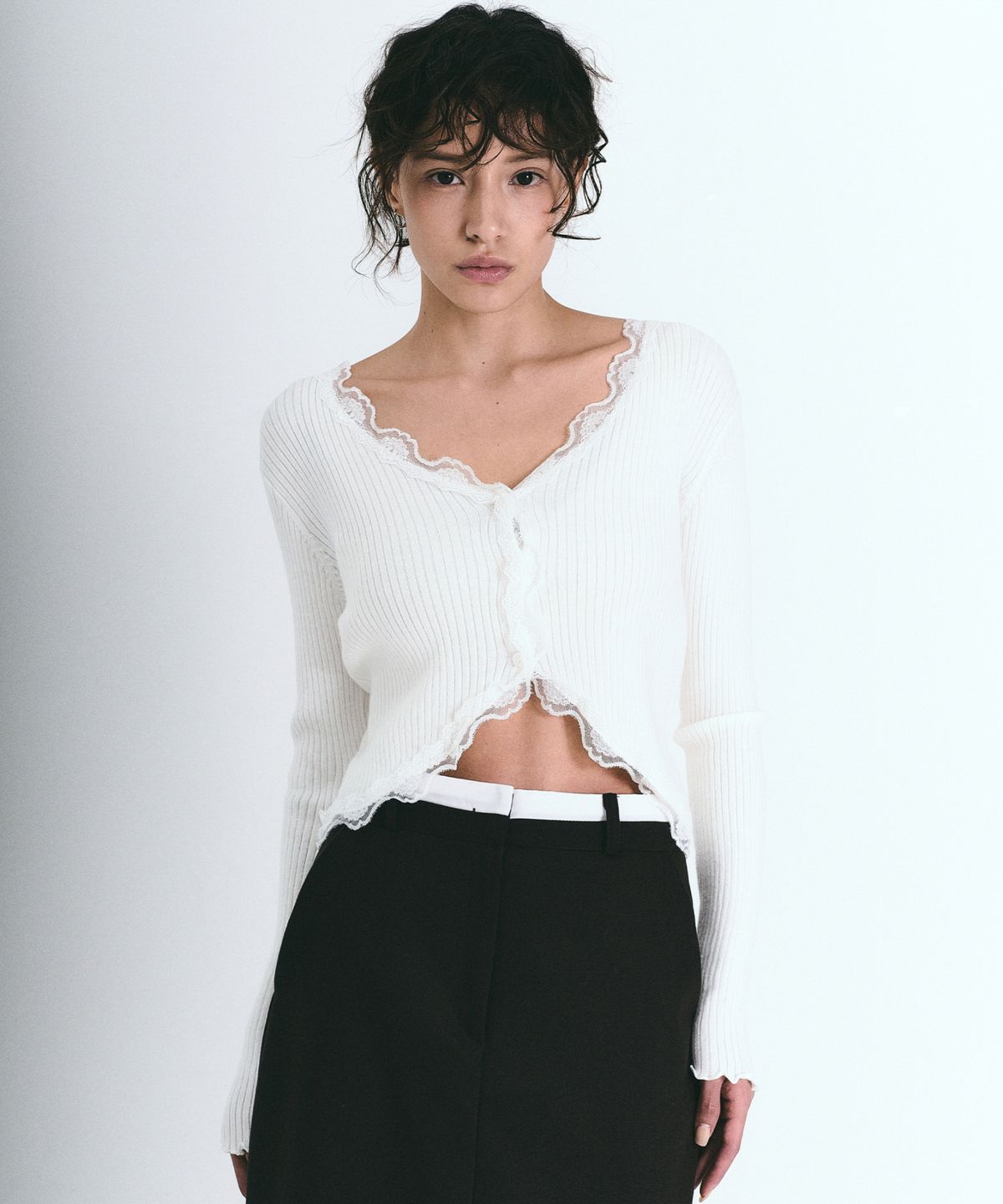 닉앤니콜(NICK&NICOLE) LACE FRILL ESSENTIAL CROP CARDIGAN_3 COLOR