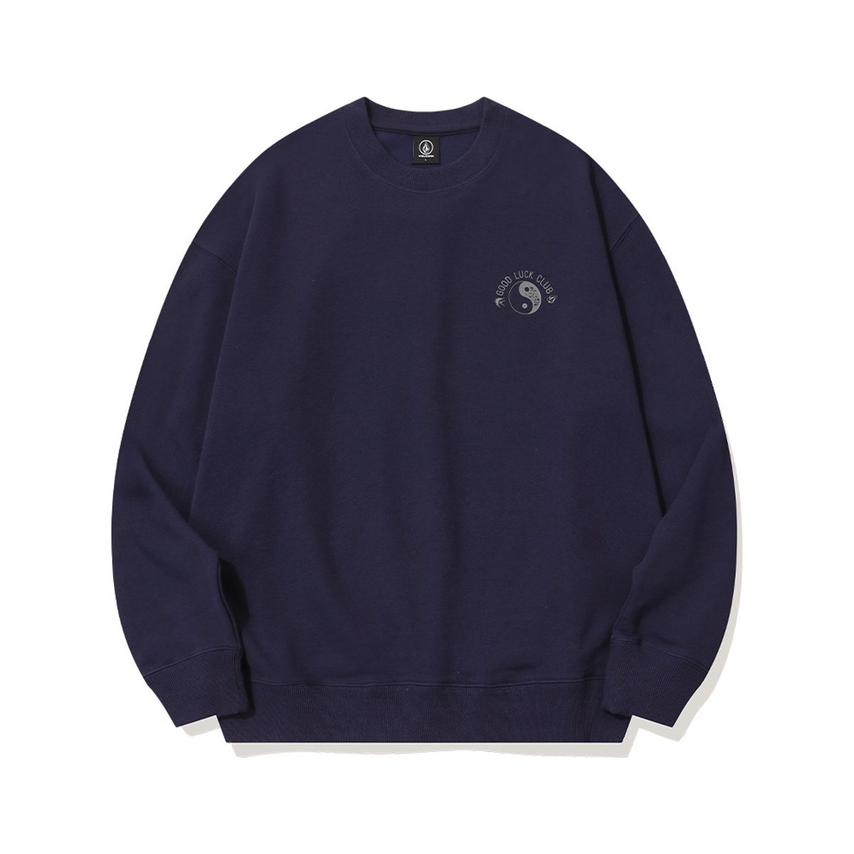 볼컴(VOLCOM) 굿 럭 클럽 오버핏 맨투맨 (다크 바이올렛) VA243RM002