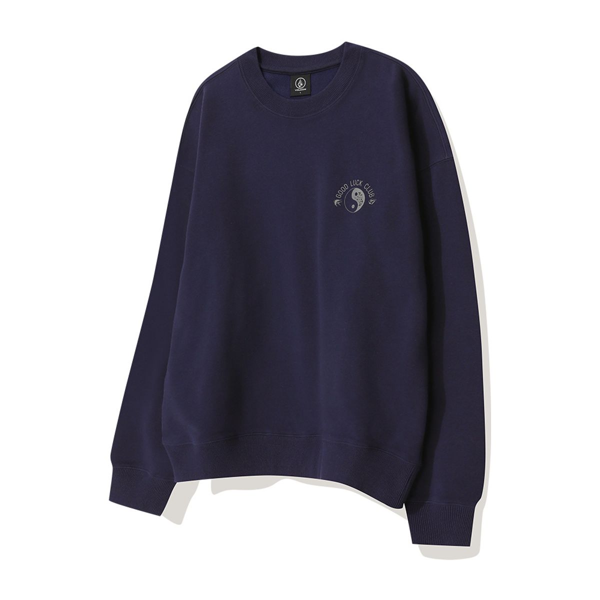 볼컴(VOLCOM) 굿 럭 클럽 오버핏 맨투맨 (다크 바이올렛) VA243RM002