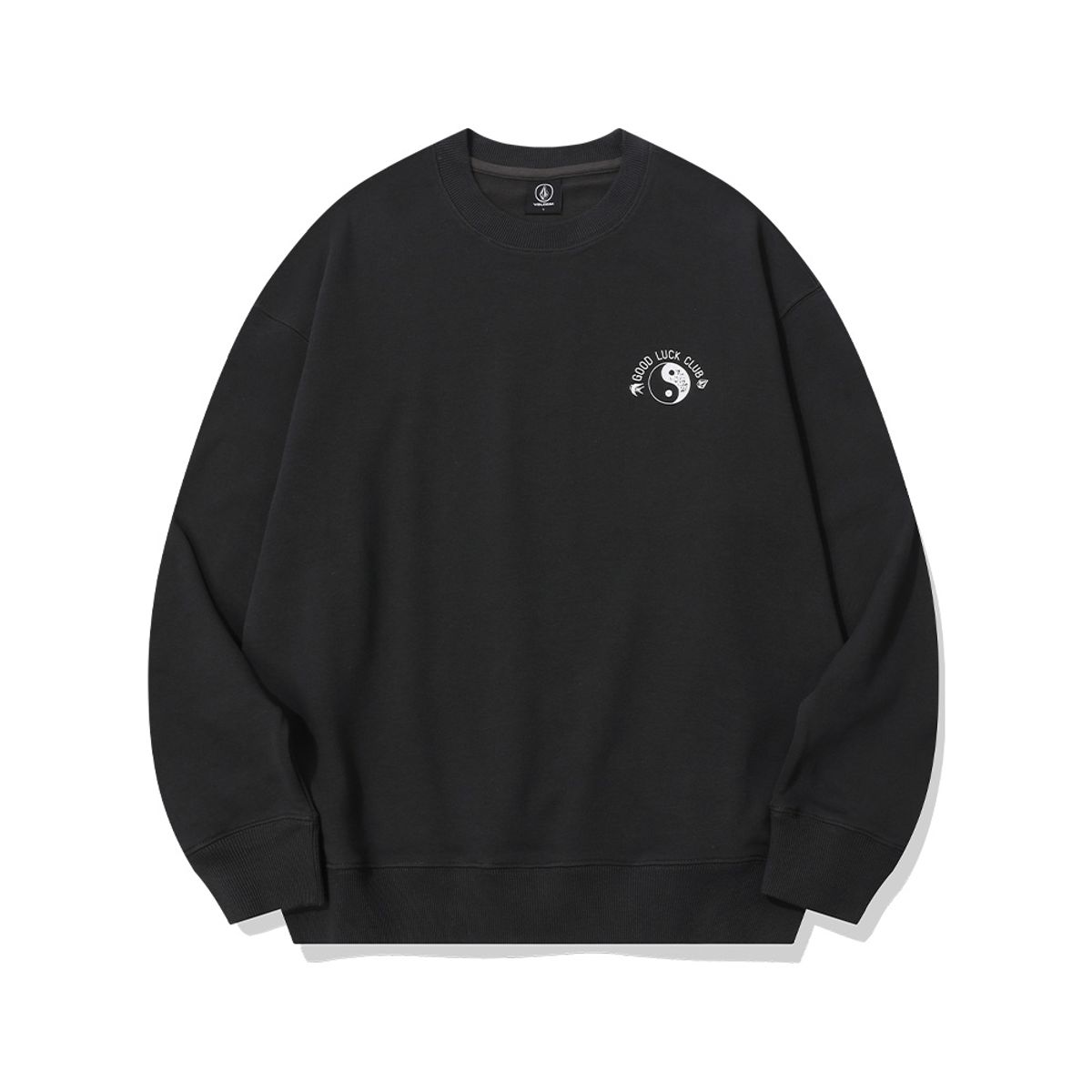 볼컴(VOLCOM) 굿 럭 클럽 오버핏 맨투맨 (다크 차콜) VA243RM002