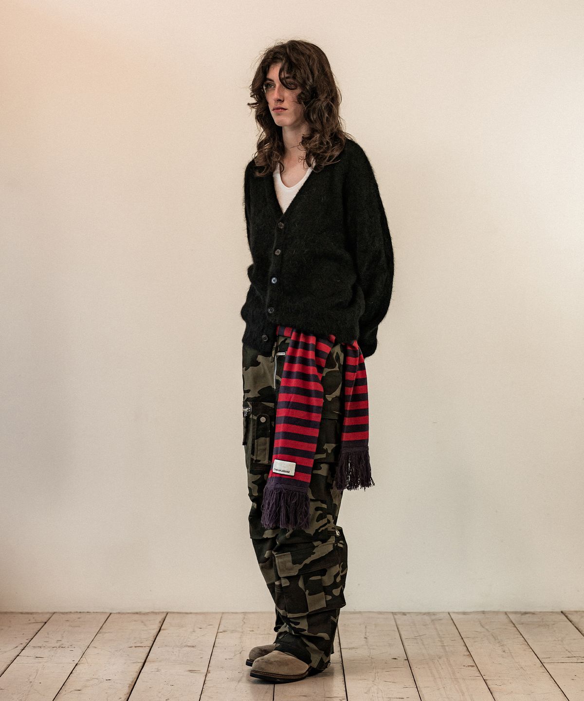 더바이닐하우스(THEVINYLHOUSE) GRUNGE CARDIGAN BLACK