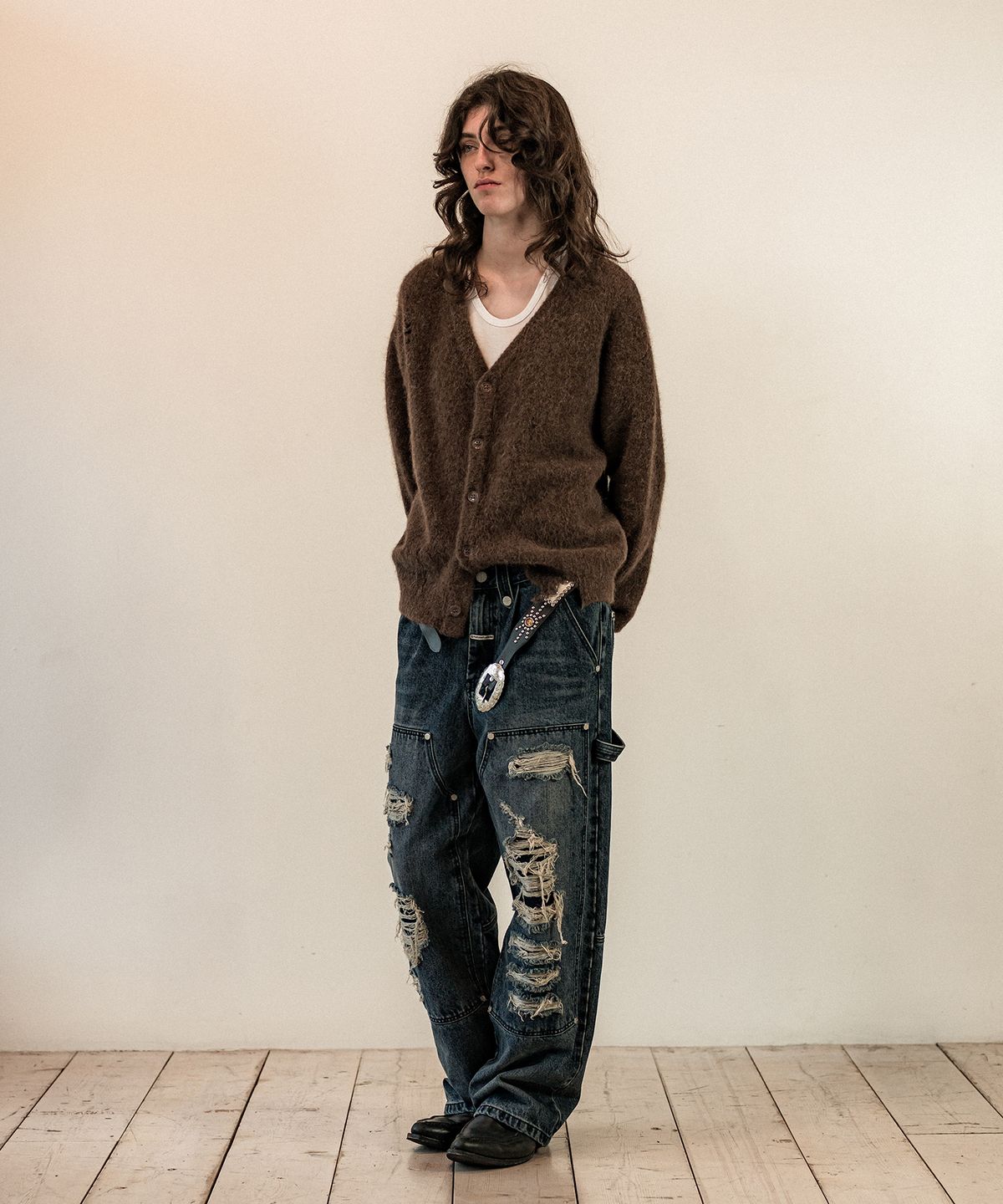 더바이닐하우스(THEVINYLHOUSE) GRUNGE CARDIGAN BROWN