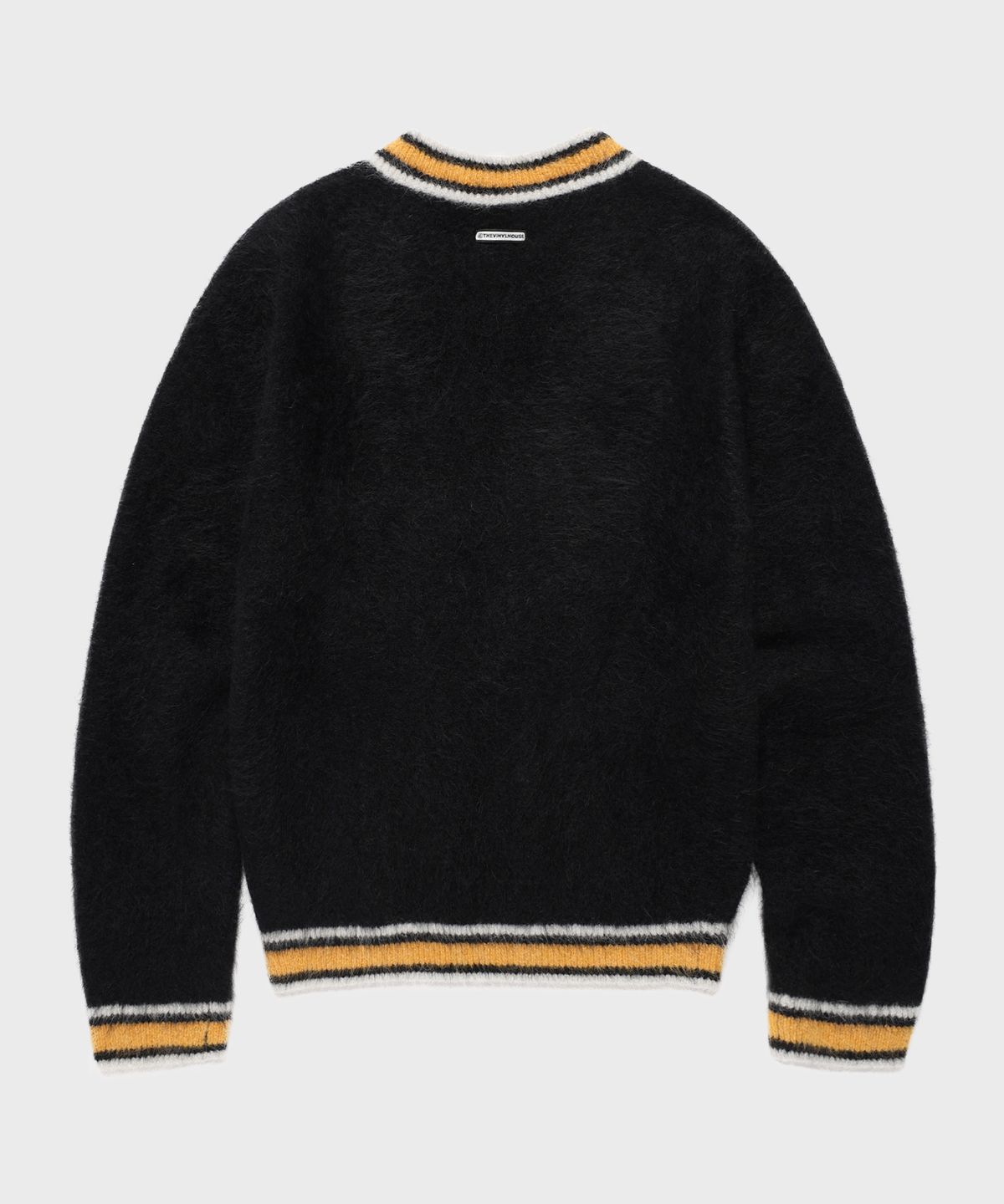 더바이닐하우스(THEVINYLHOUSE) SHAGGY V NECK SWEATER BLACK