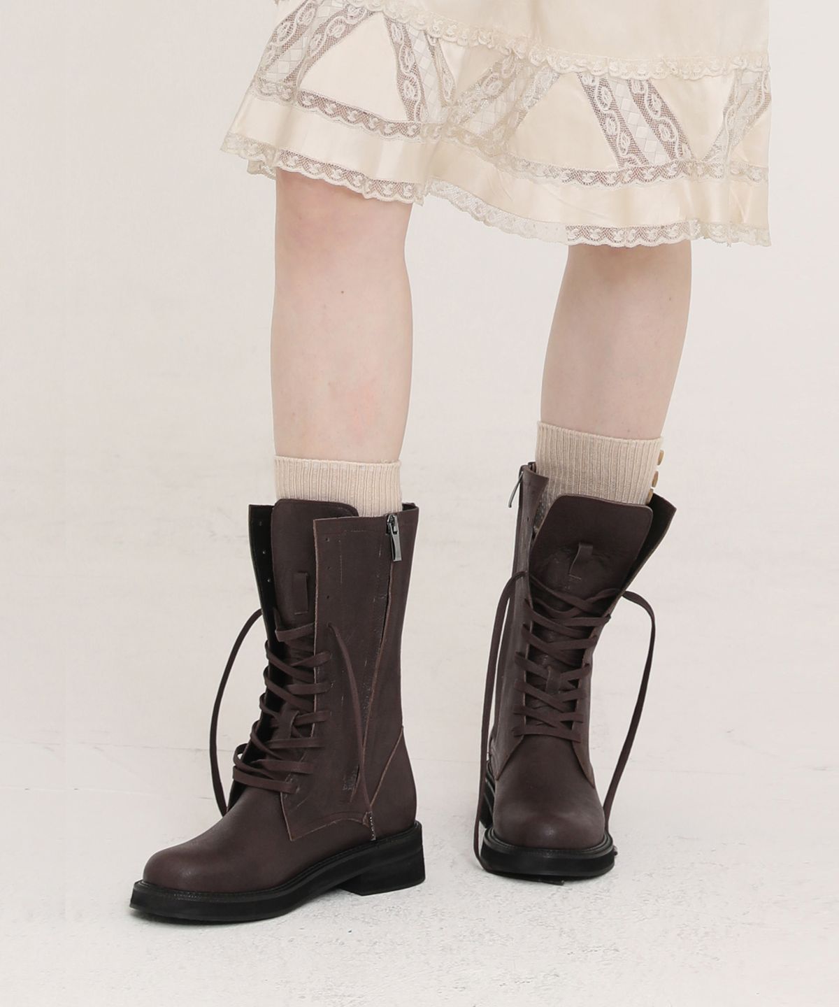 슈바이초이(SHOEBYCHOI) 빈티지 브라운 미들 워커 _블랙 소가죽(4cm)