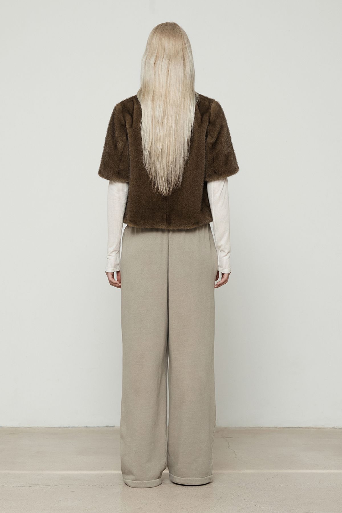 커렌트(CURRENT) FAUX FUR 반팔자켓 [카멜]