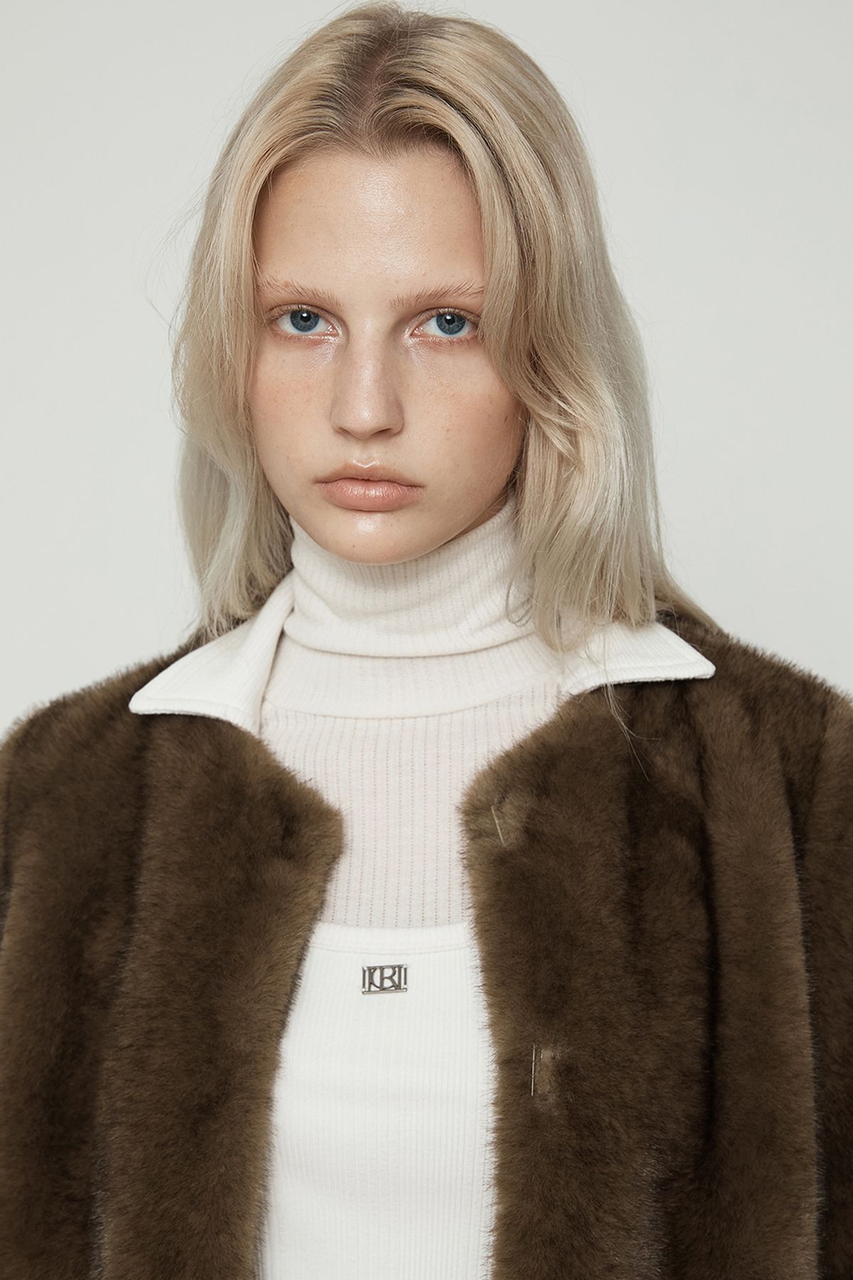커렌트(CURRENT) FAUX FUR 반팔자켓 [카멜]
