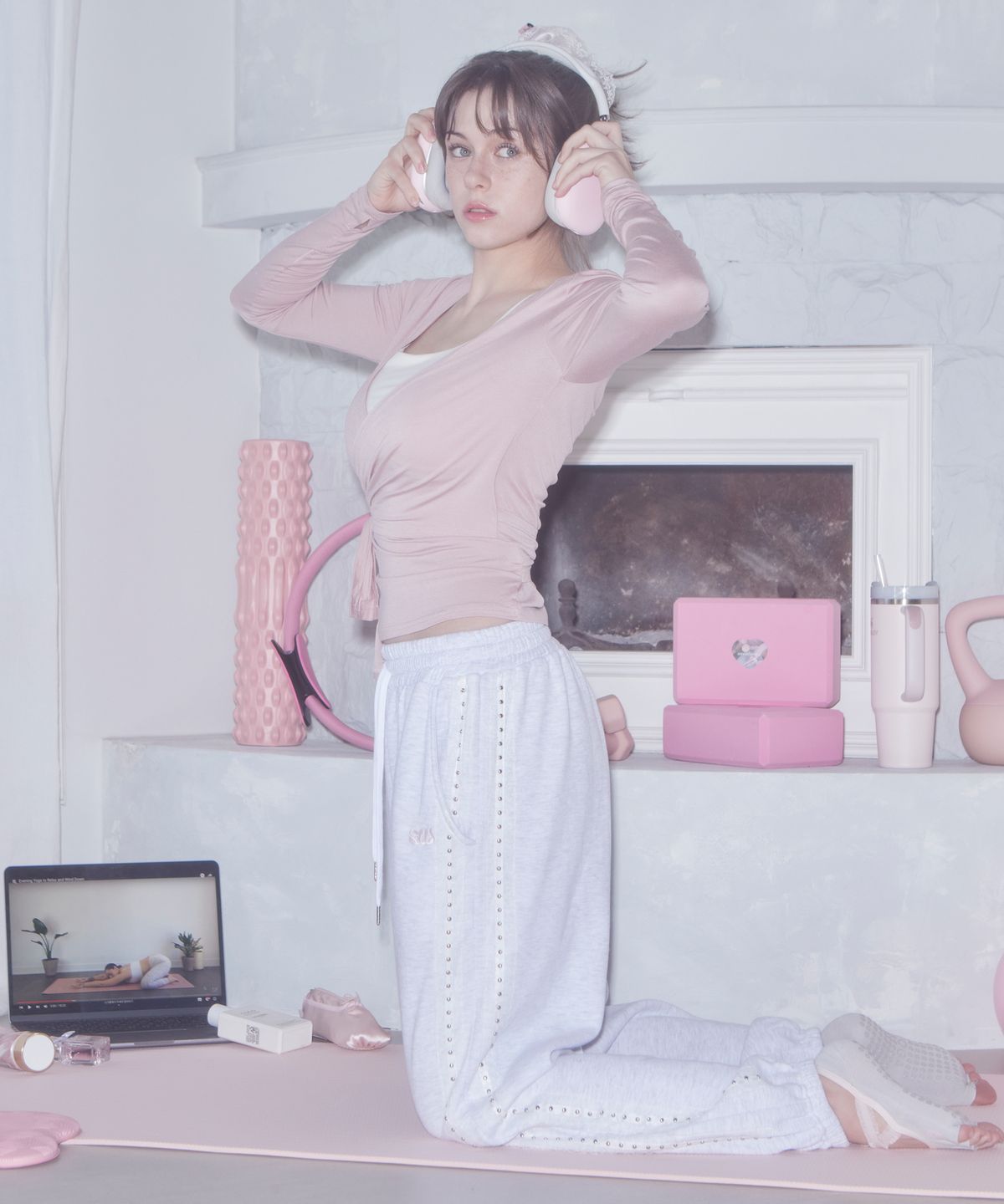 스웻스윗(SWEATSWEET) LACE STUD JOGGER PANTS - WHITE MELANGE