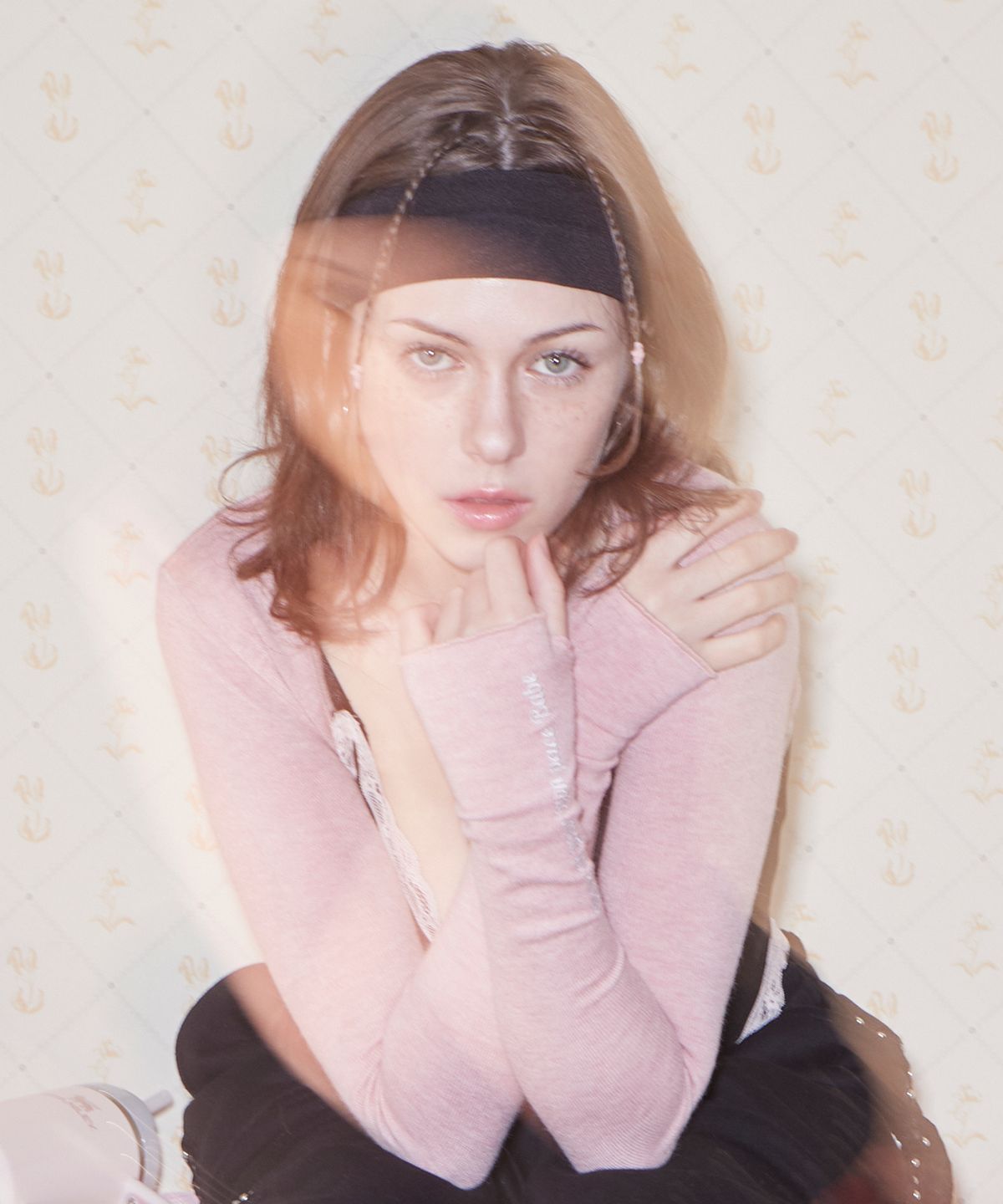 스웻스윗(SWEATSWEET) SOFT CREAM LETTERING BOLERO - PINK