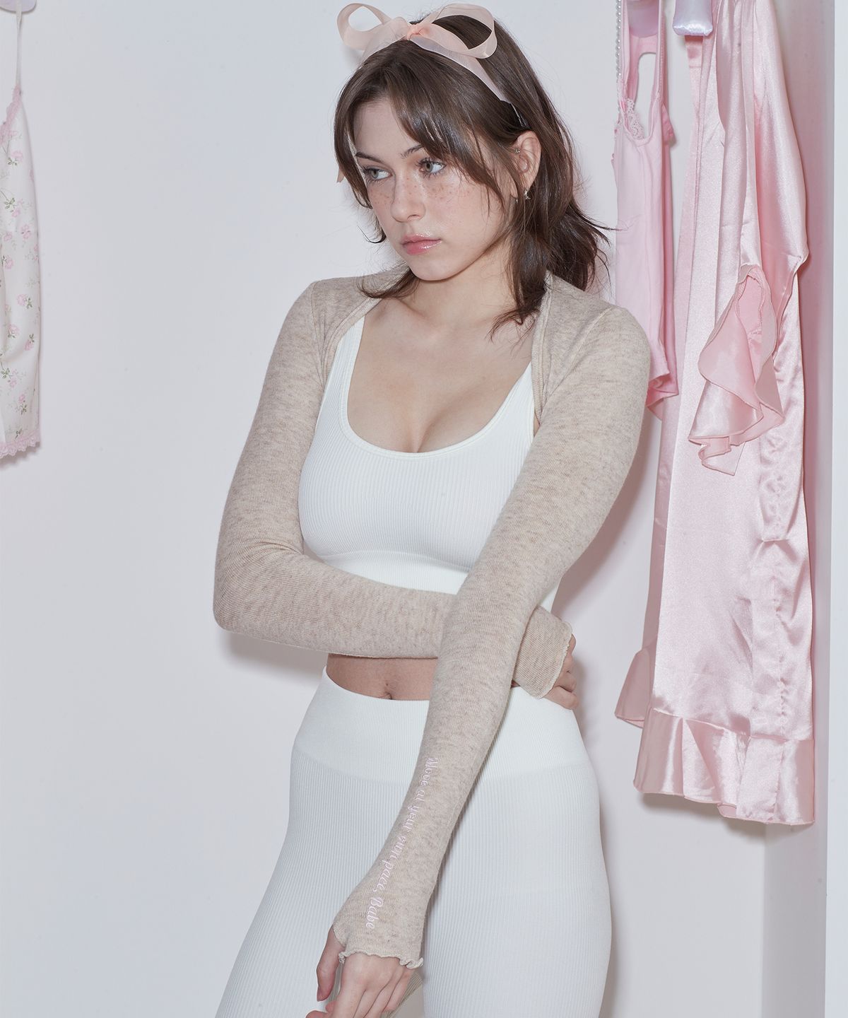 스웻스윗(SWEATSWEET) SOFT CREAM LETTERING BOLERO - BROWN