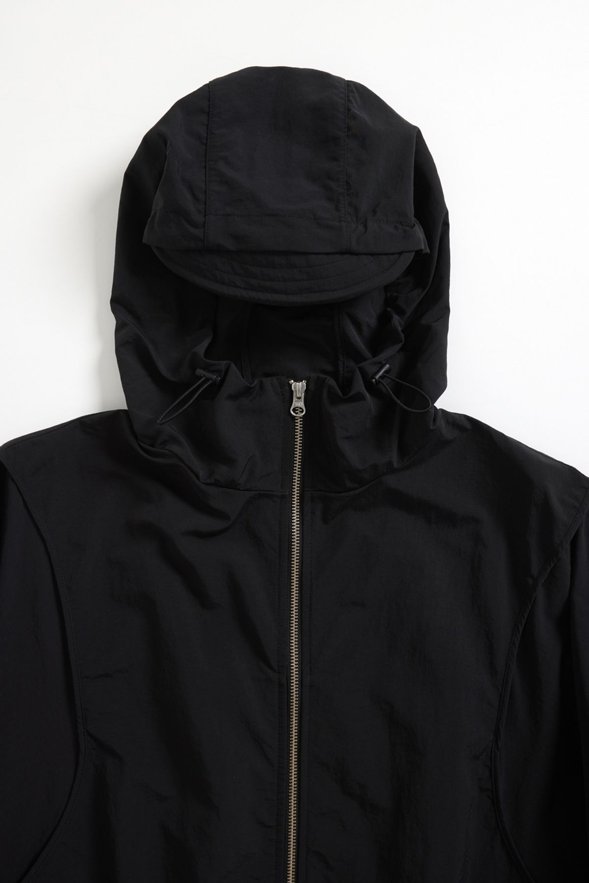 해칭룸(HATCHINGROOM) Crop Windbreaker Black