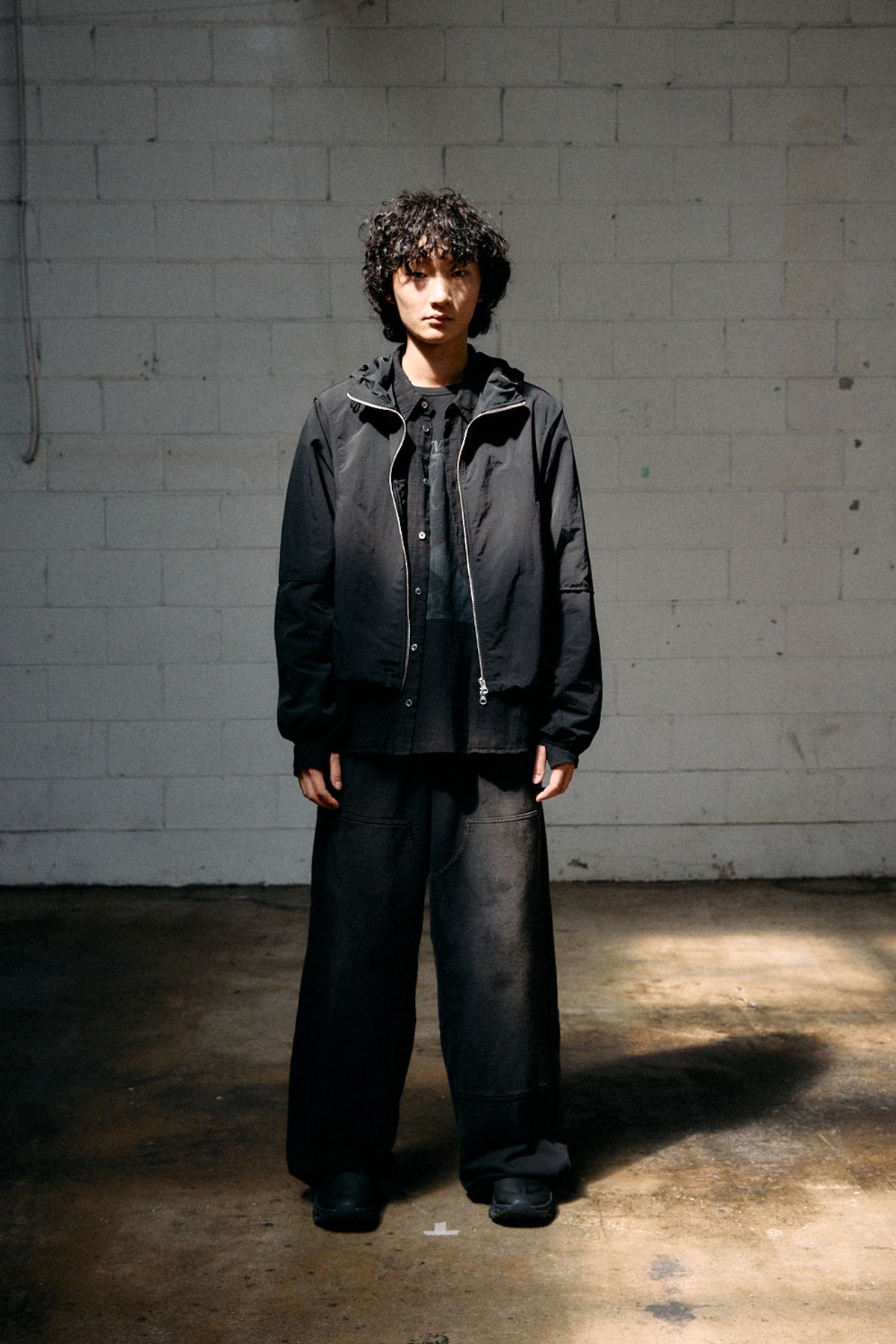 해칭룸(HATCHINGROOM) Crop Windbreaker Black