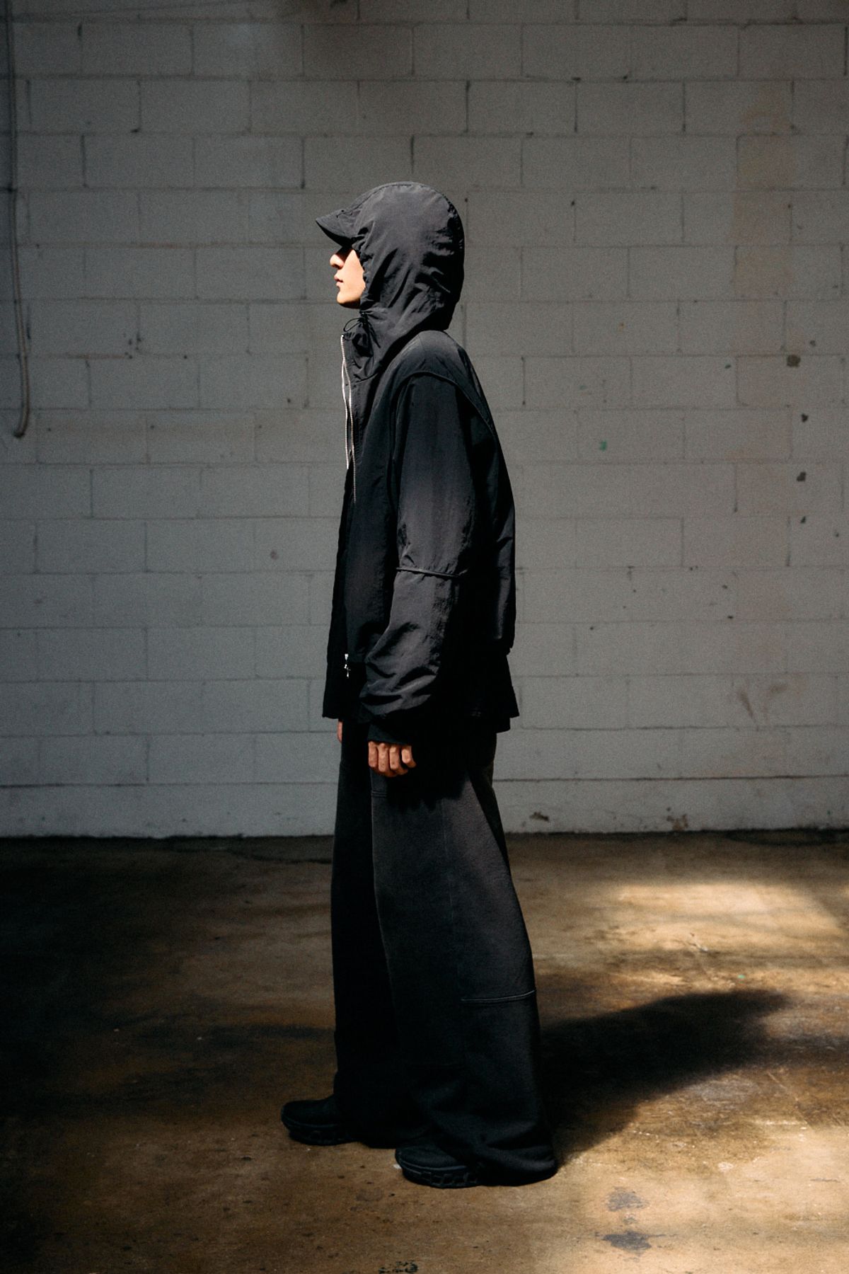 해칭룸(HATCHINGROOM) Crop Windbreaker Black