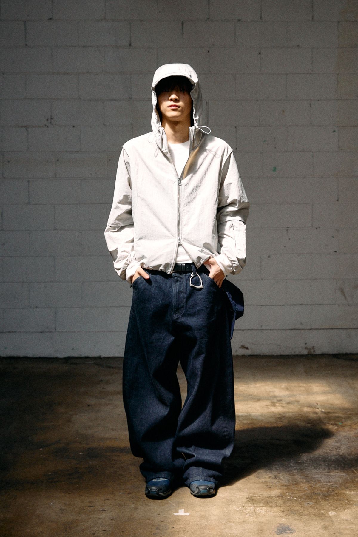 해칭룸(HATCHINGROOM) Crop Windbreaker Light Grey