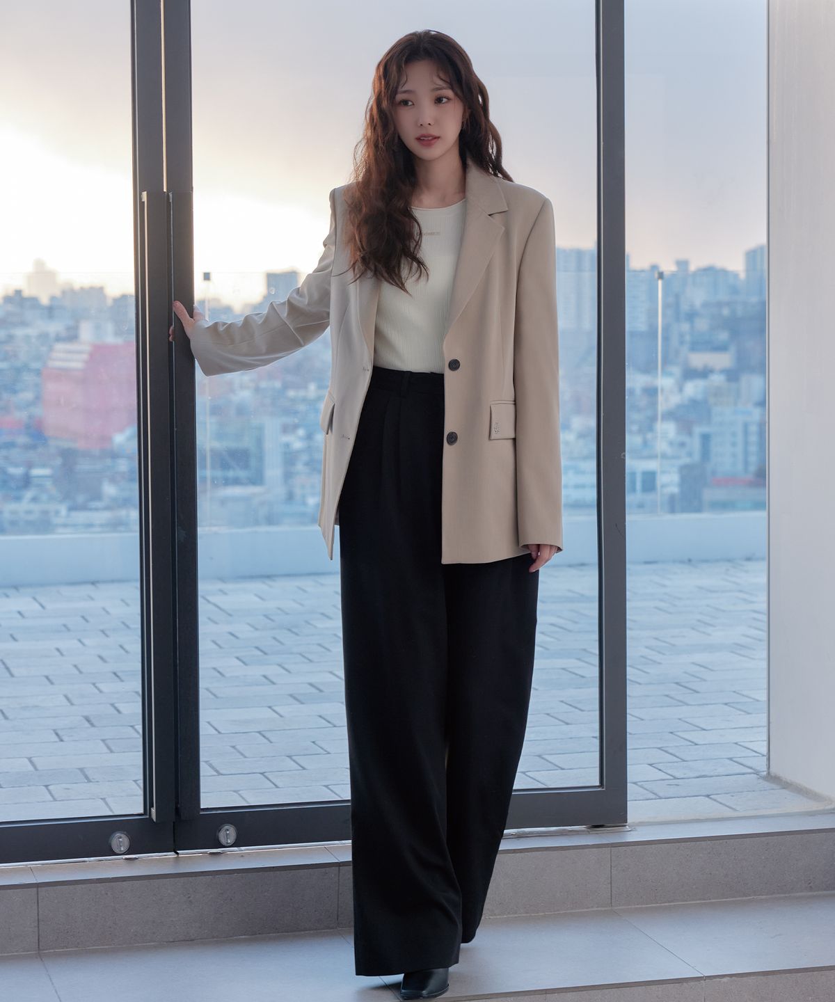 시티브리즈(CITYBREEZE) 루즈핏 사선 절개 싱글 자켓_BEIGE