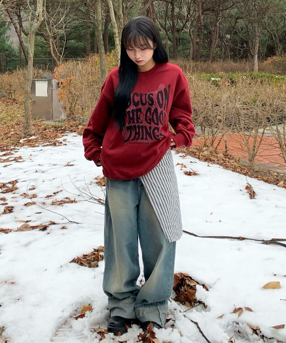 낫띵이즈베럴댄미(NOTHINGISBETTERTHANME) GEOMETRY LETTERING SWEATSHIRT_burgundy