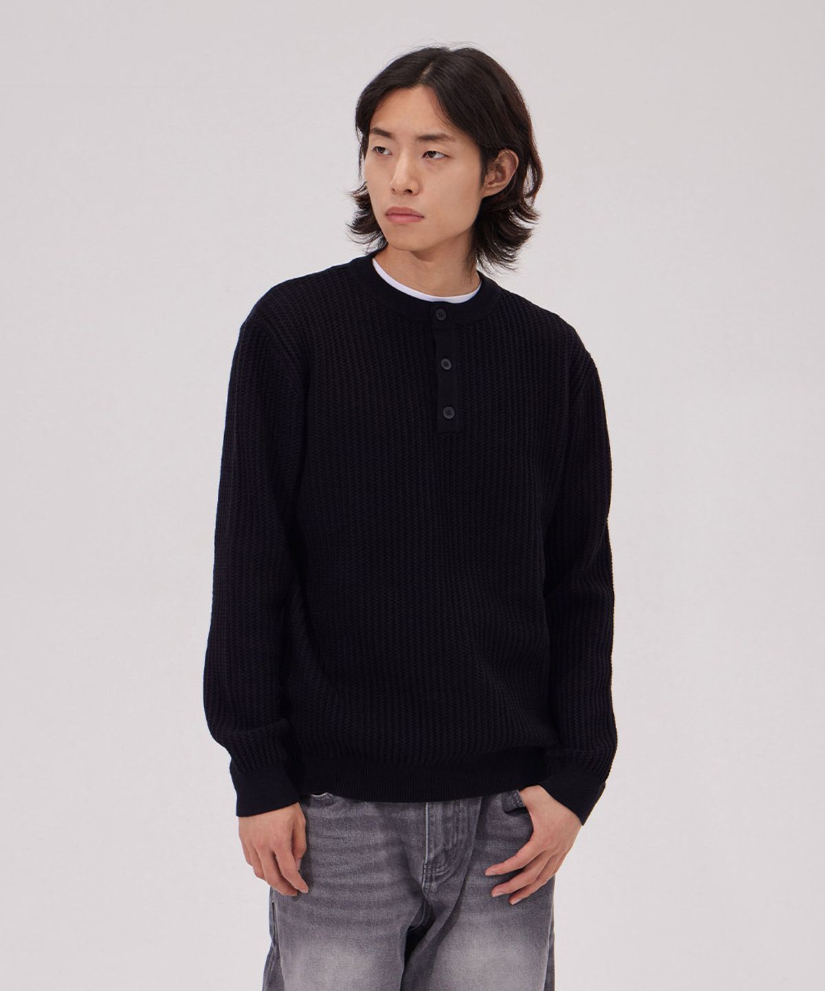 메이킷투(MAKEITTO) 데일리 비스코스 헨리넥 니트_블랙