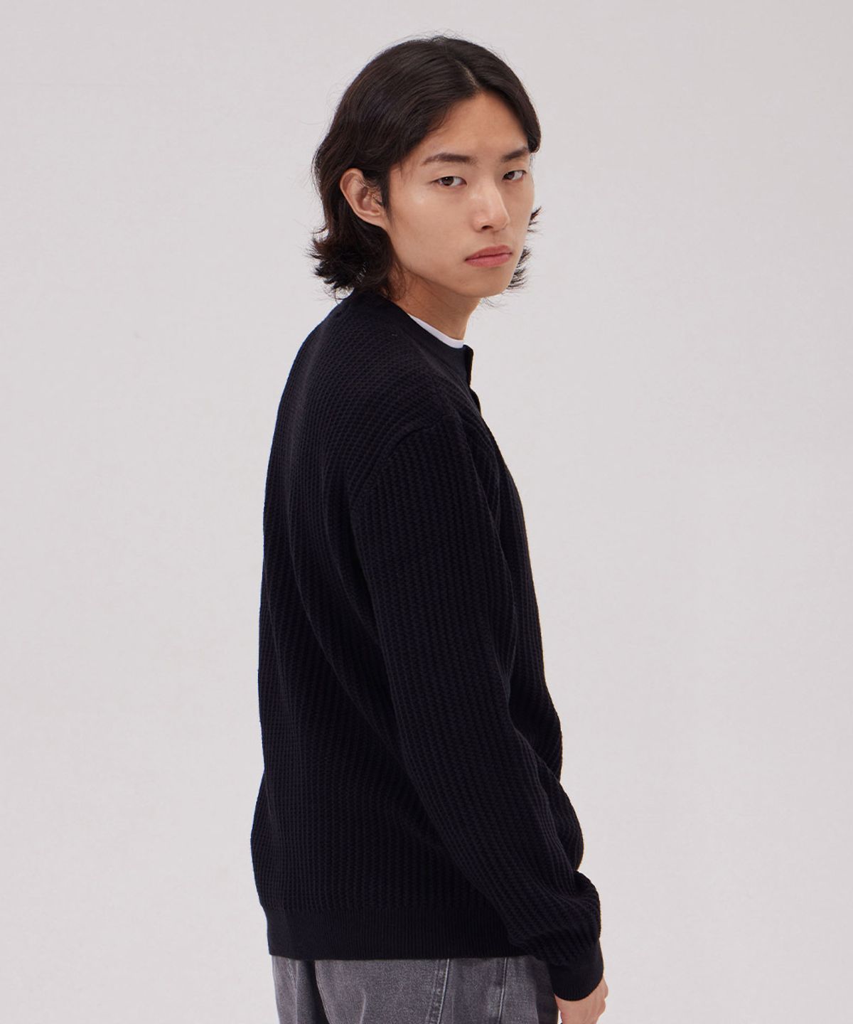 메이킷투(MAKEITTO) 데일리 비스코스 헨리넥 니트_블랙