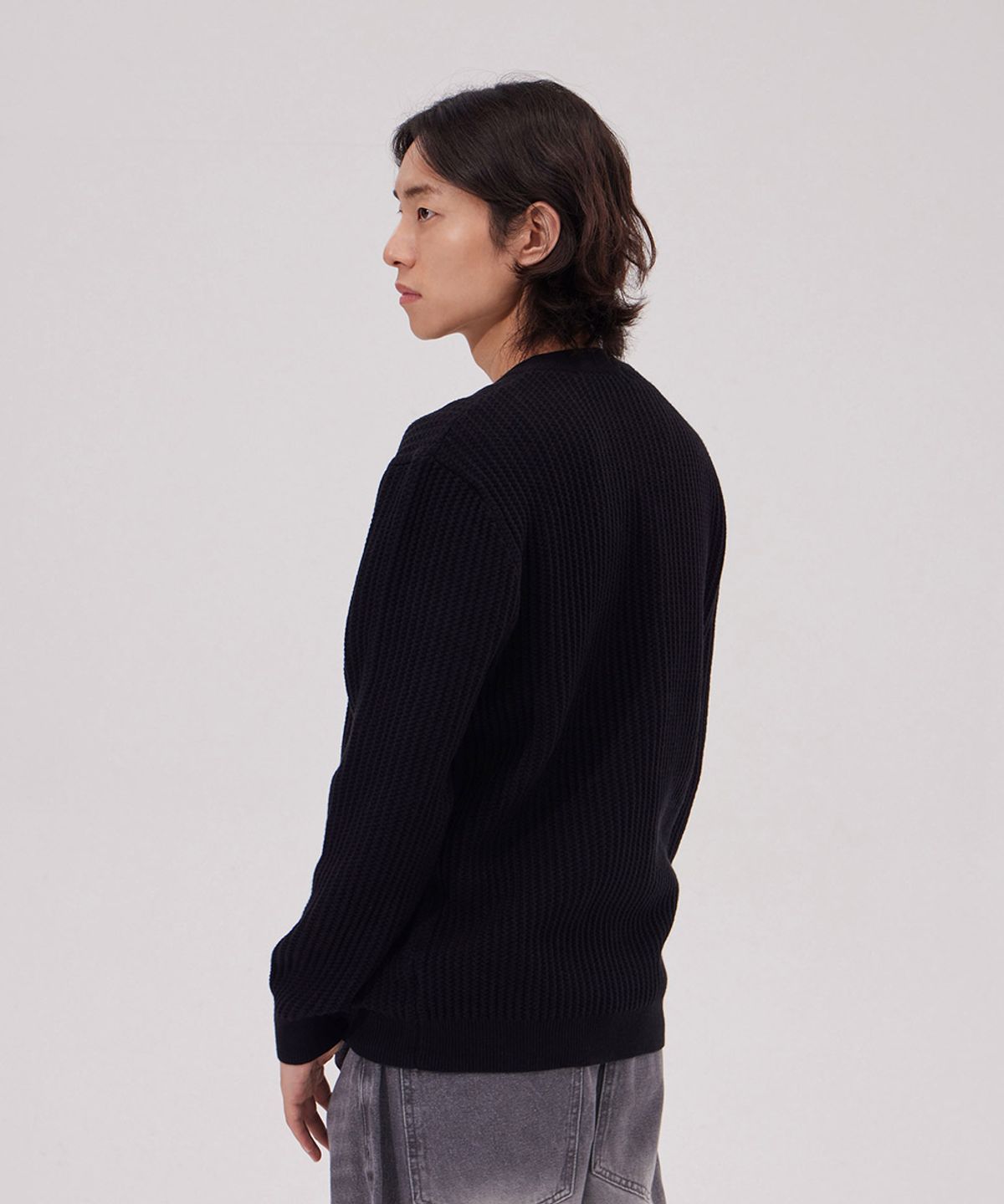 메이킷투(MAKEITTO) 데일리 비스코스 헨리넥 니트_블랙